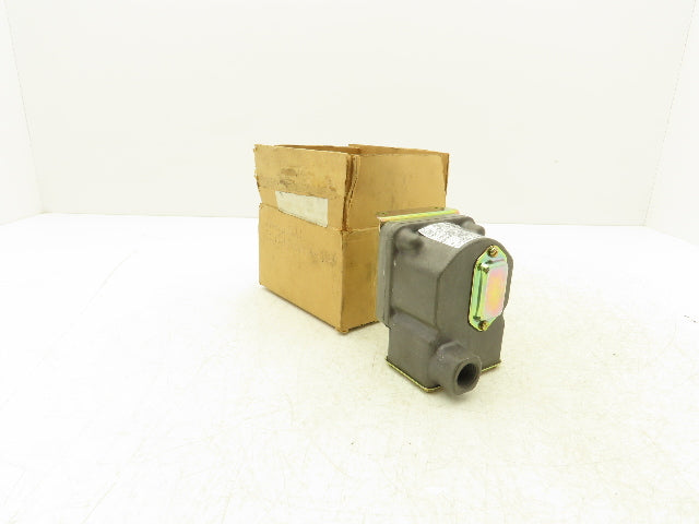 Barksdale D2T-A3SS-Q24 Pressure or Vacuum Actuated Switch 0.3-3 psi Range