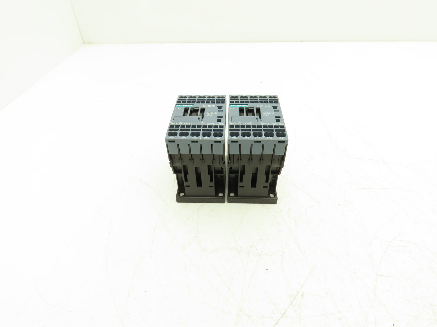 Siemens 3RH2140-2AK60 SIRIUS Contactor Relay 4NO 120VAC Size S00 Lot of 2