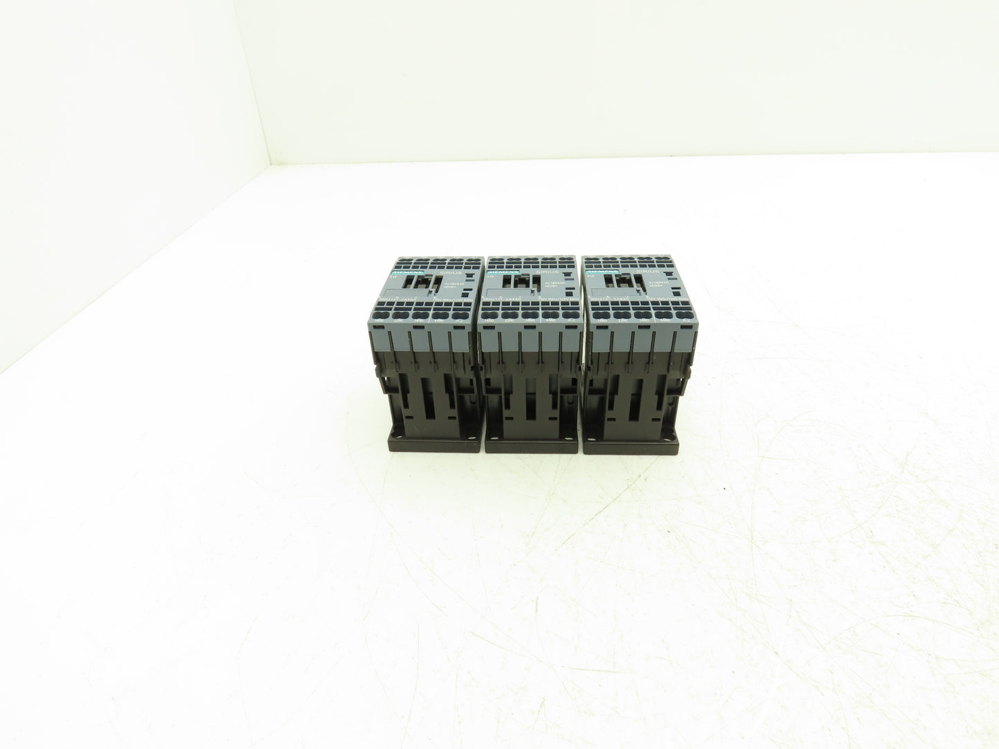 Siemens 3RH2131-2AK60 SIRIUS Contactor Relay 3NO + 1NC 120VAC Size S00 Lot of 3