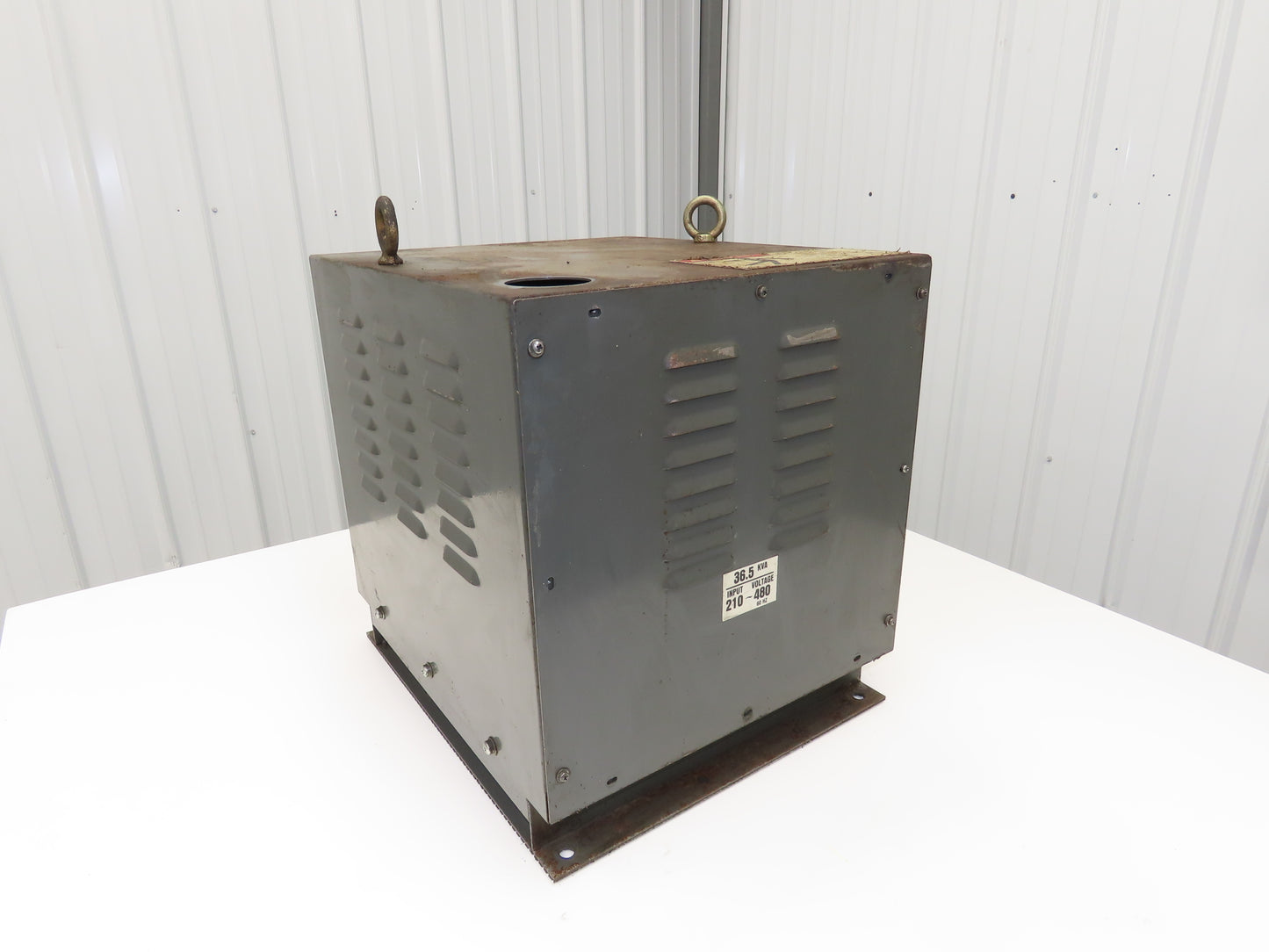 Olson 11690 Stepdown Power Transformer 36.5kva 3Ph HV 210-480 LV 220Y