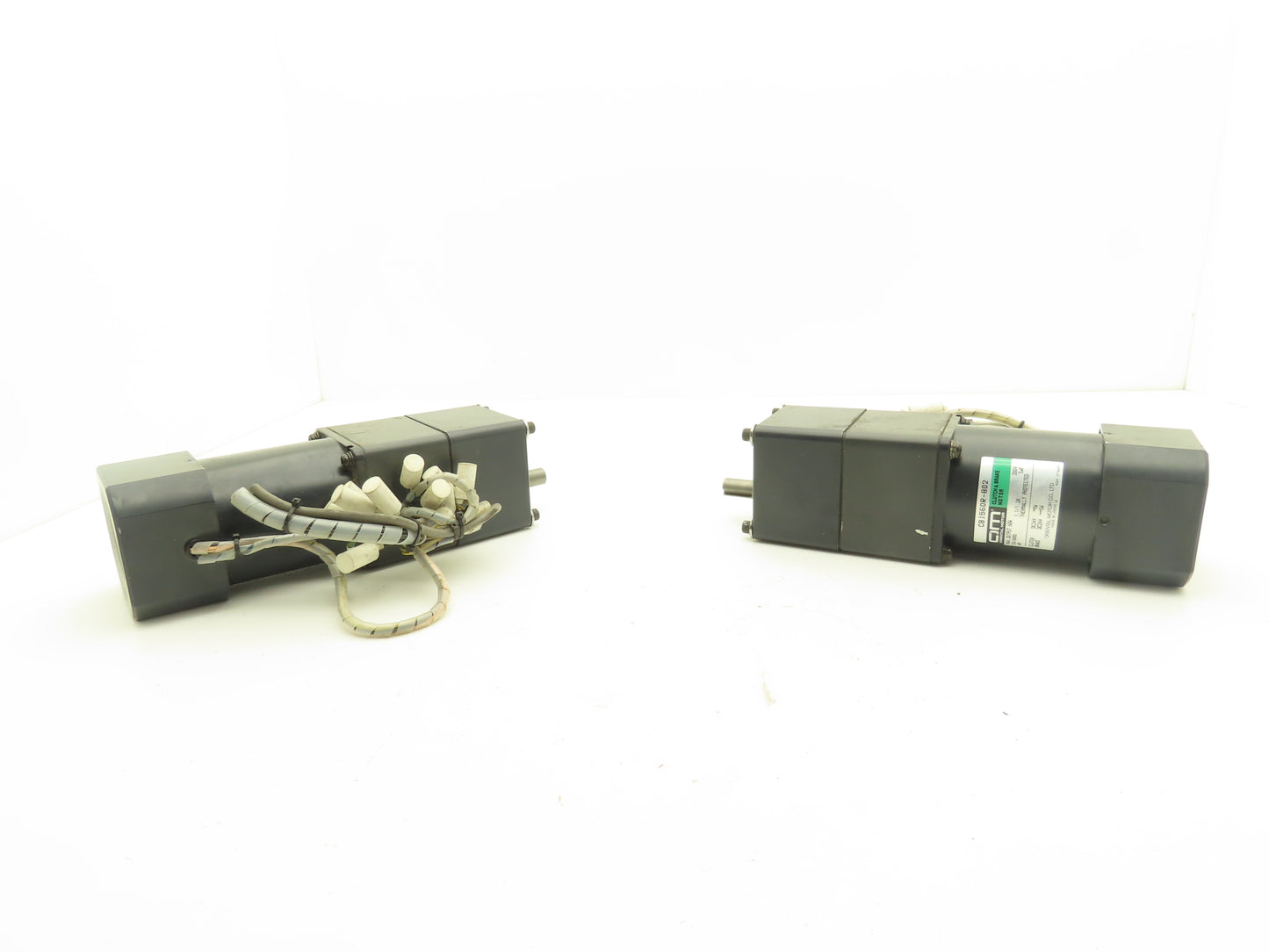 Oriental Motor CB1560R-802 Clutch & Brake Motor 25:1 Gear Head Reducer Lot of 2