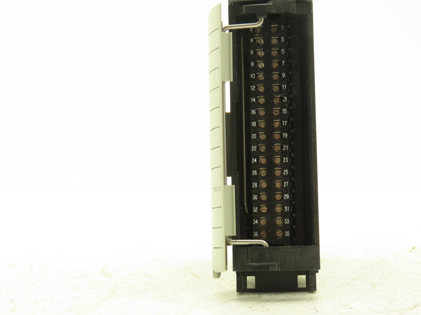 Allen Bradley 1756-OB16I ControlLogix 16PT Isolated Output 24VDC F/W Rev 3.2