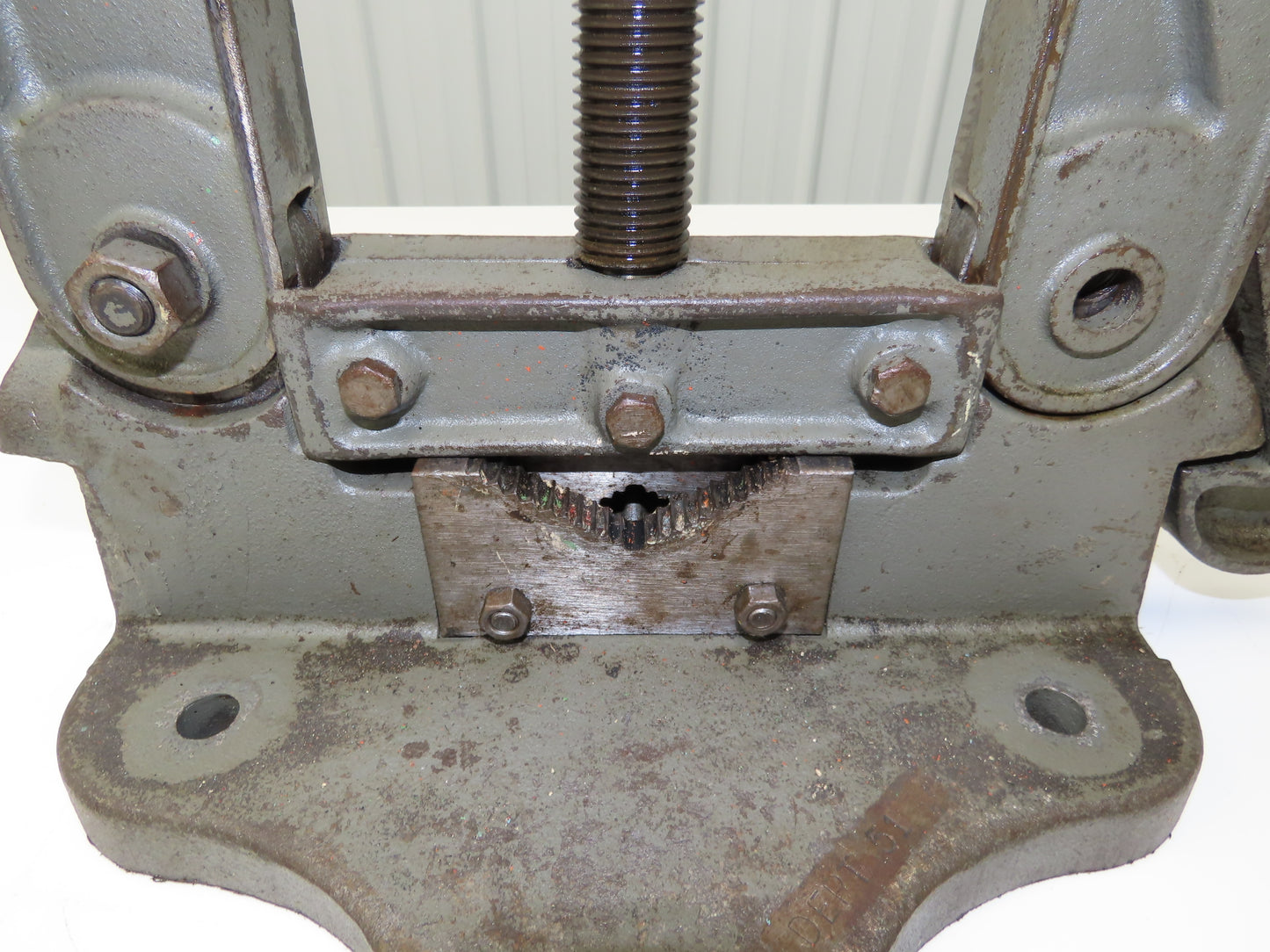 Reed Mfg No 64 Yoke Pipe Clamp Vise 1/4"-6" Pipe Size Bench Mount Hinged