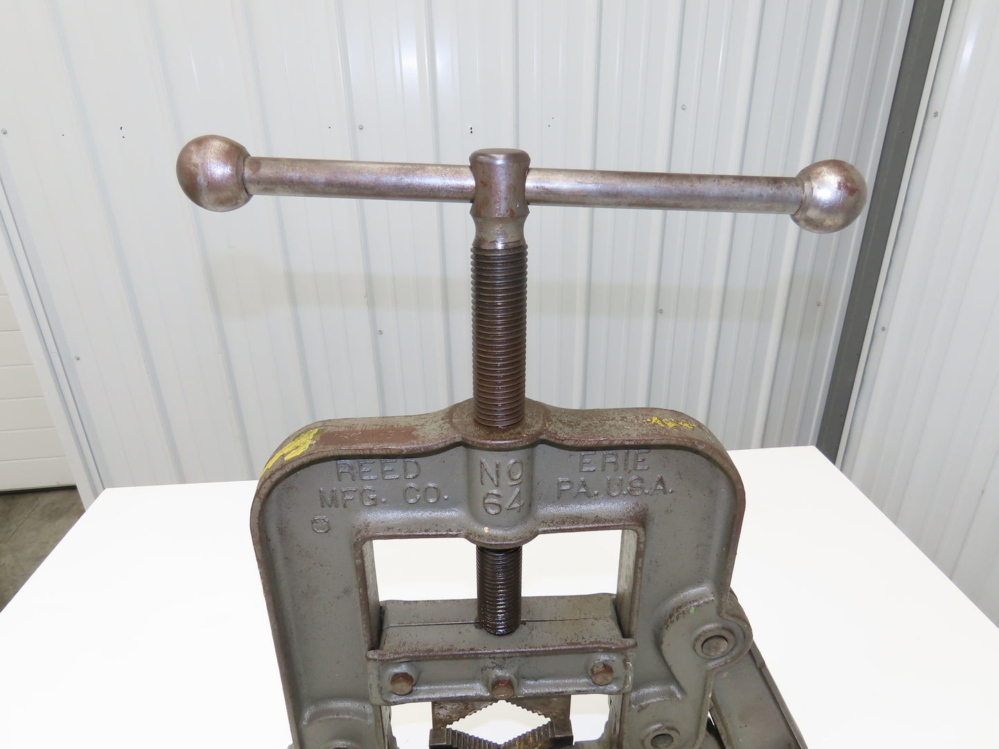 Reed Mfg No 64 Yoke Pipe Clamp Vise 1/4"-6" Pipe Size Bench Mount Hinged