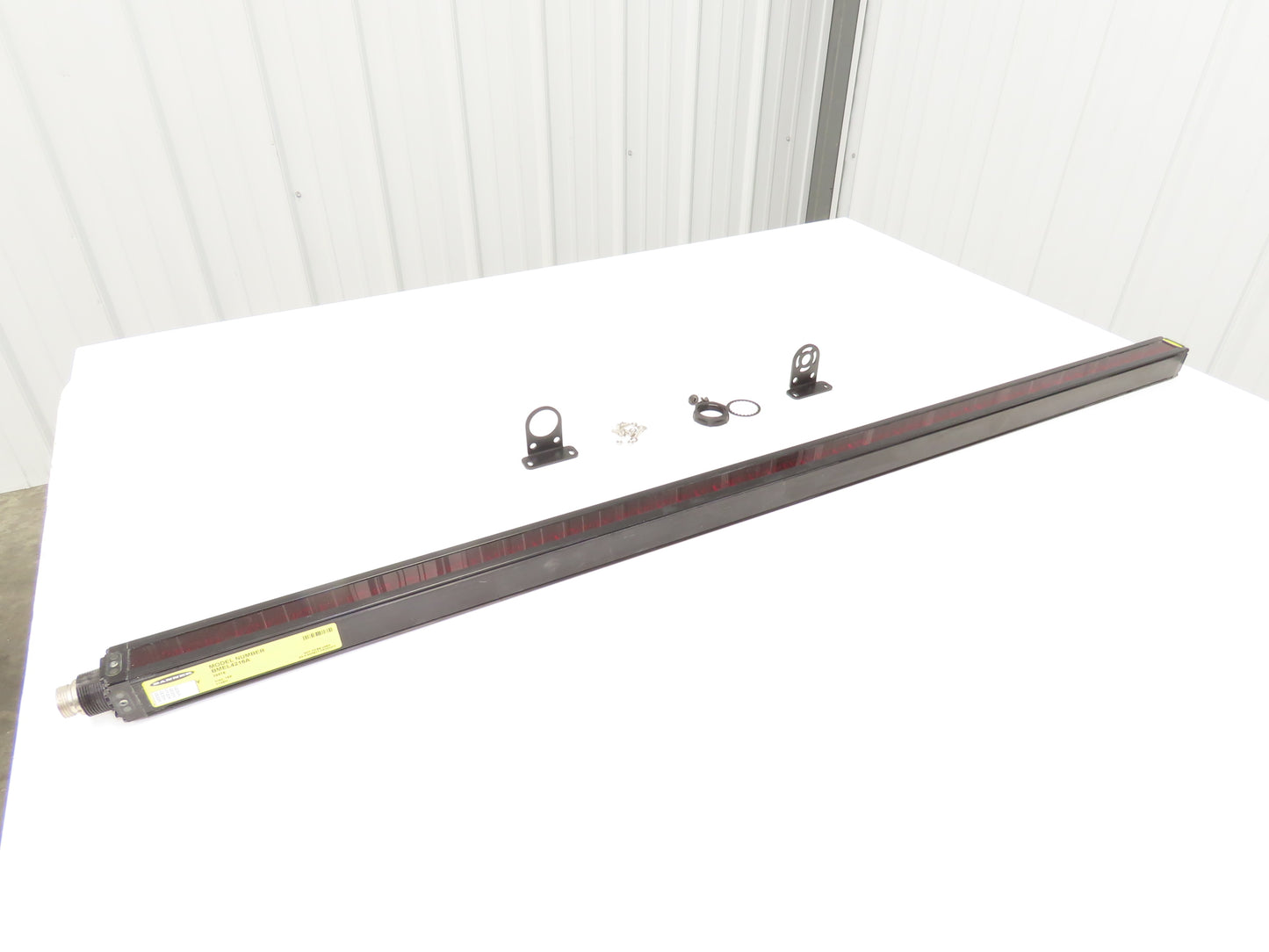 Banner 39578 Mini-Array Emitter Sensor 1057mm 19mm Beam Spacing Light Curtain