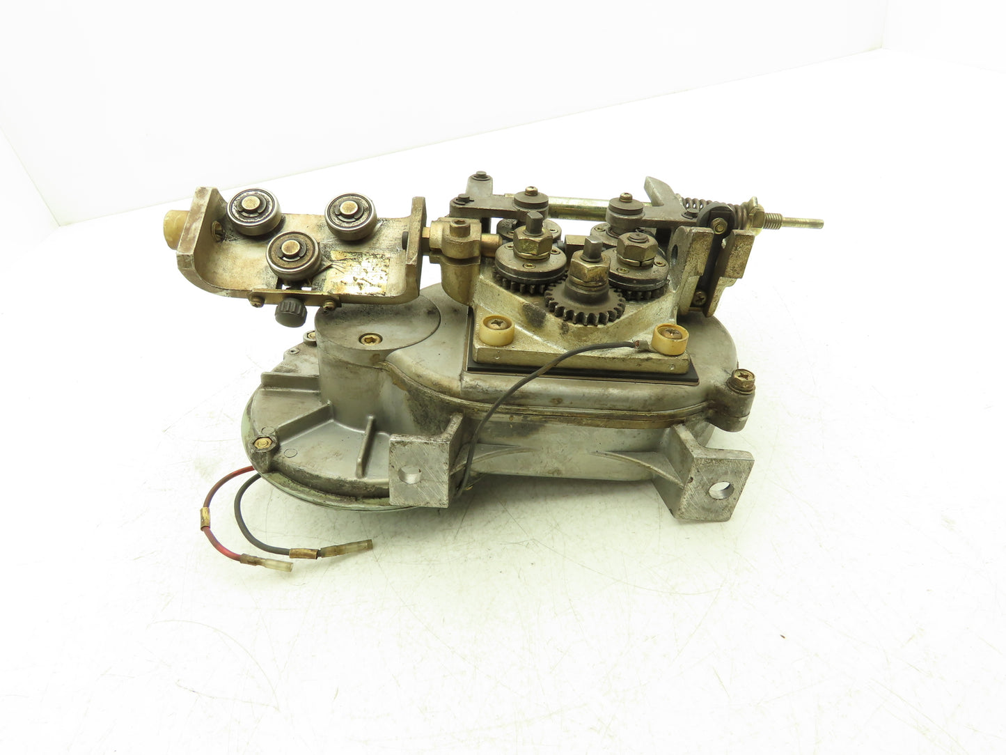 Yaskawa PMEE-12CBB Welder Wire Motor Feeder 24VDC 3/64 Rollers Missing Handle