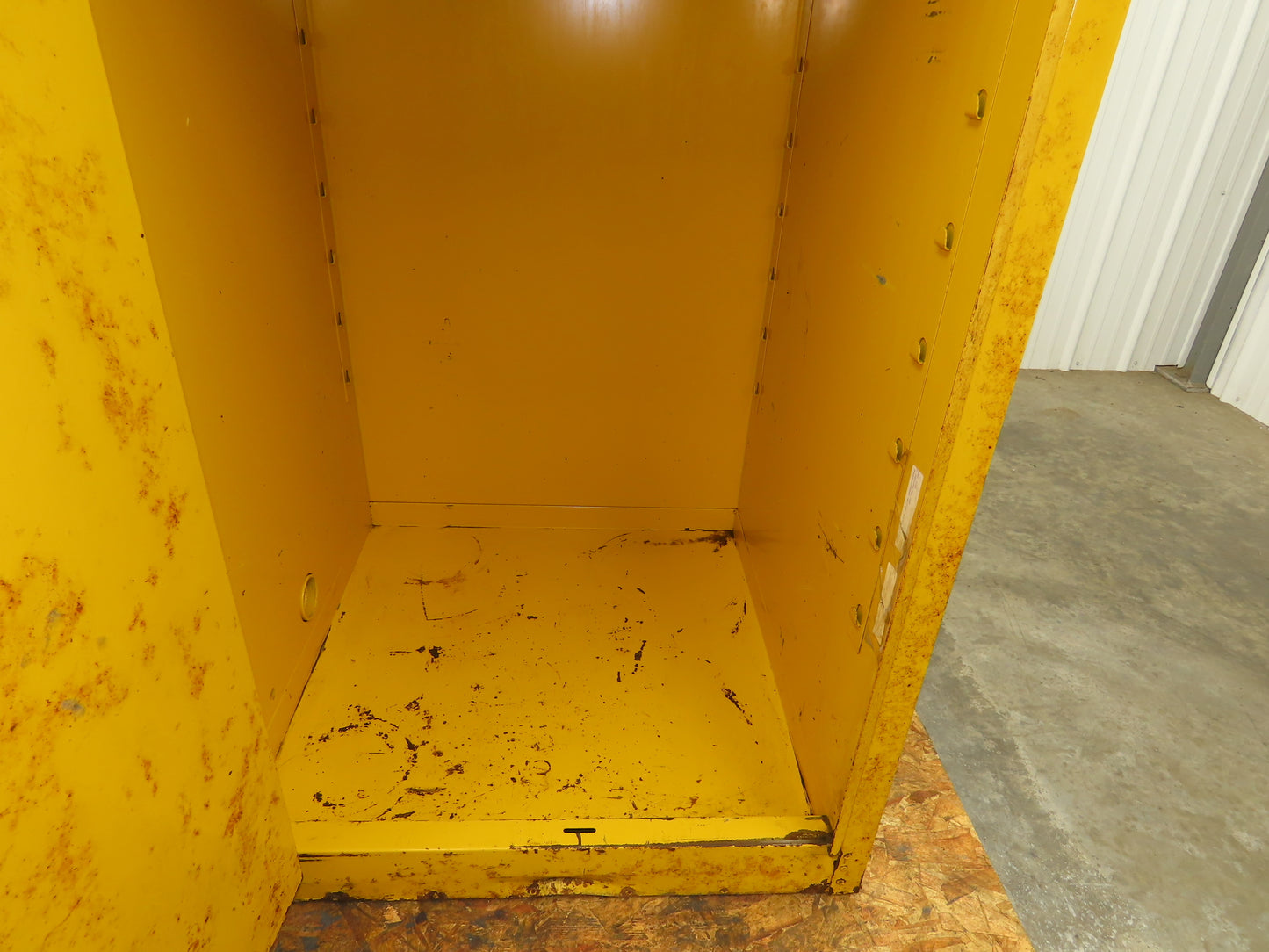 Eagle Flammable Liquid Safety Cabinet Yellow Bi Fold Door 60 Gal Self Closing