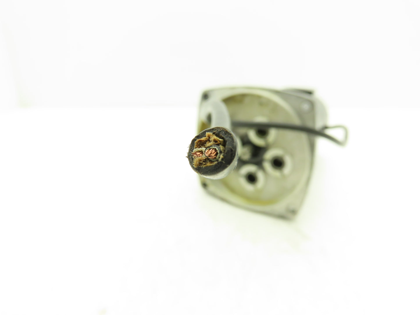 Bodine 32A5BEPM-E4 DC Gearmotor 90V 80:1 Reducer 21 RPM 273 lb-in Motor Only