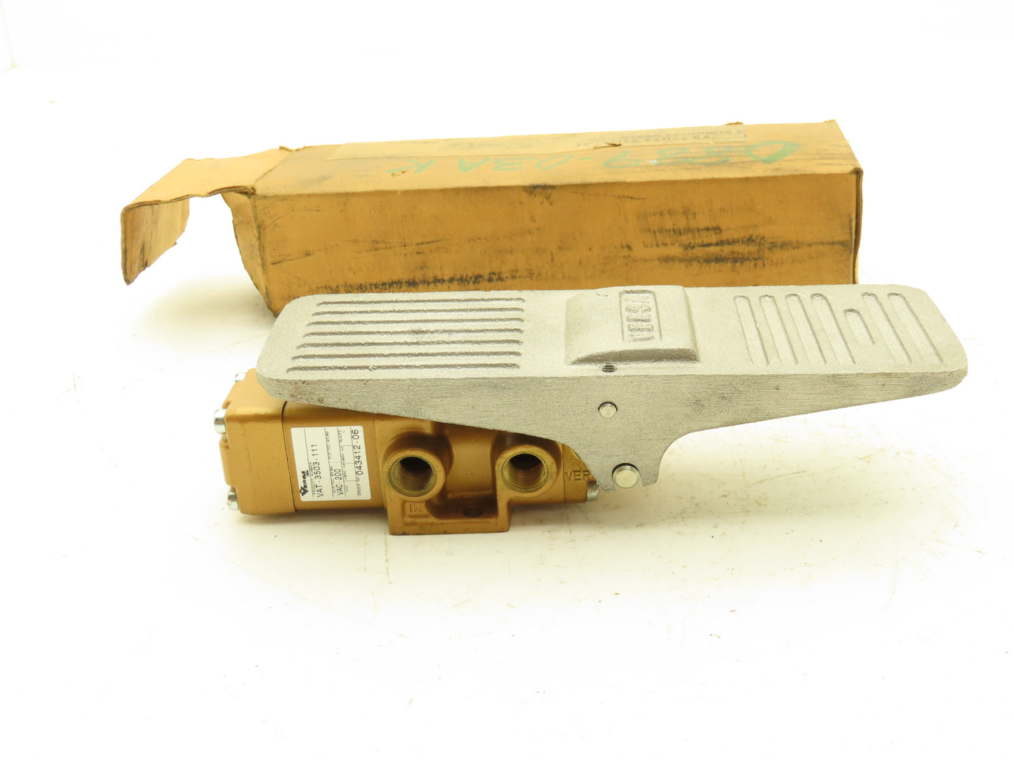 Versa VAT-3503-111 Brass Directional Pneumatic Air Valve 3-Way 3-Pos Foot Pedal