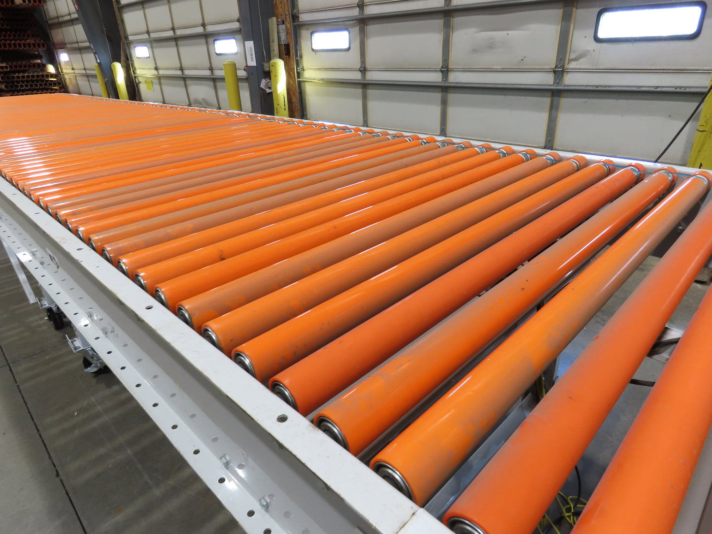 Roach 48"x 26' 9" Portable Roller Conveyor 115V Adj Speed O-Ring Belt Drive 44"H