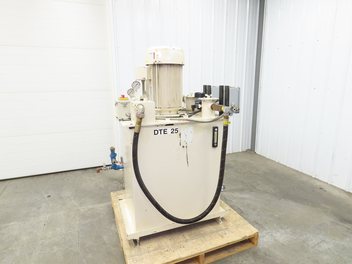 Parker PVP76302R6A4M11 Hydraulic Power Unit 35GPM 3000PSI 150 Gal Water Cooled