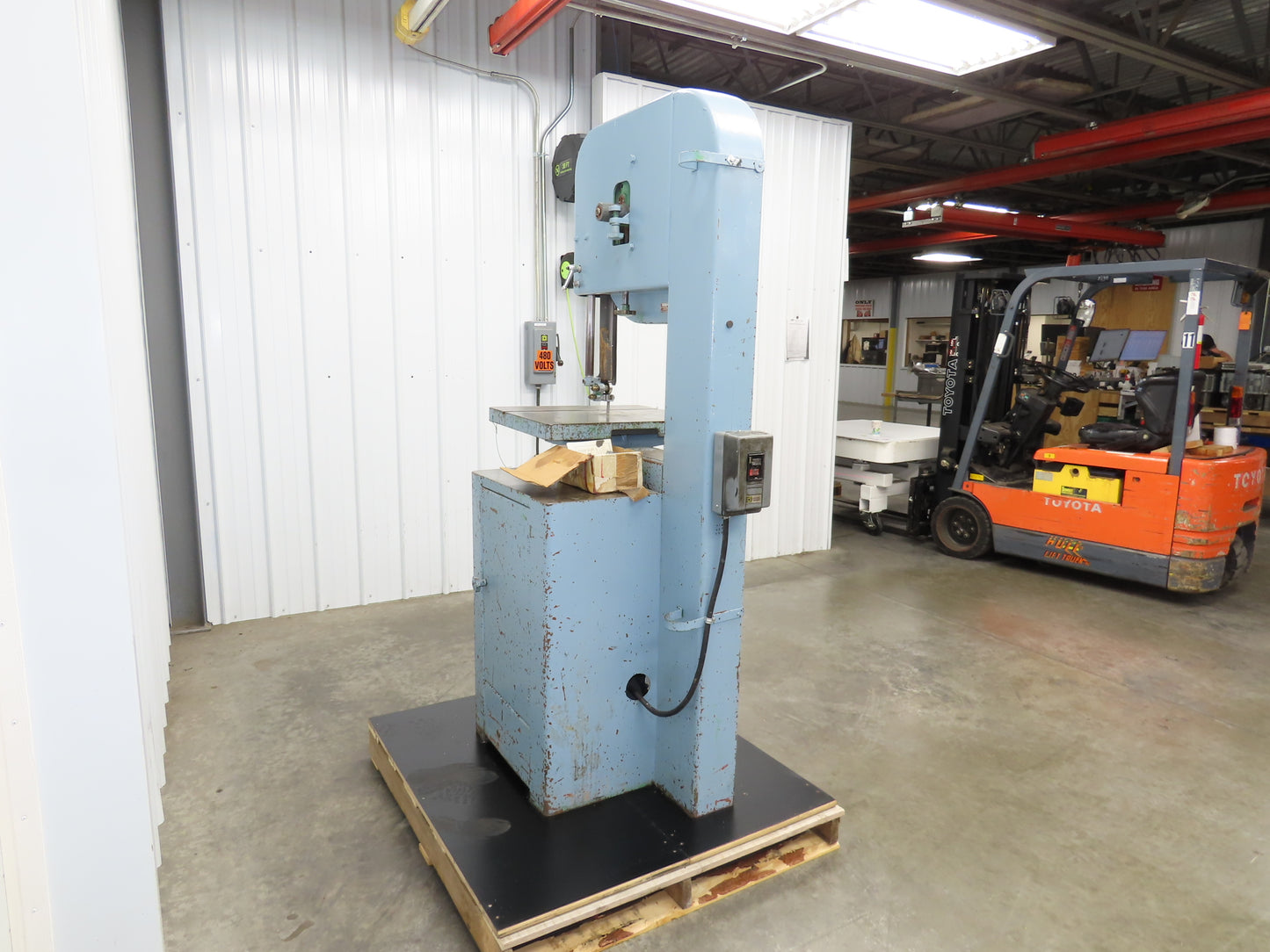 Delta Rockwell 28-350 Vertical Bandsaw 20" Wheel 1Hp 230/460V 3Ph Metal Wood