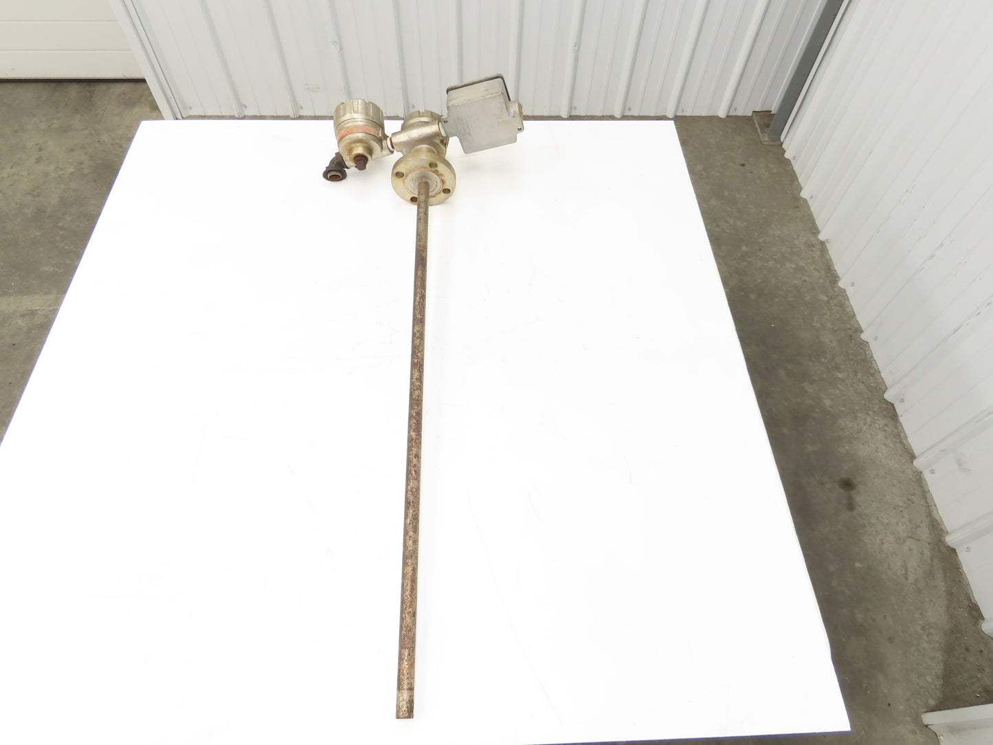 Magnetrol  9A1-A33A-036/961-2DA0-132 Level Controller 1-1/2" Flange 36" Probe