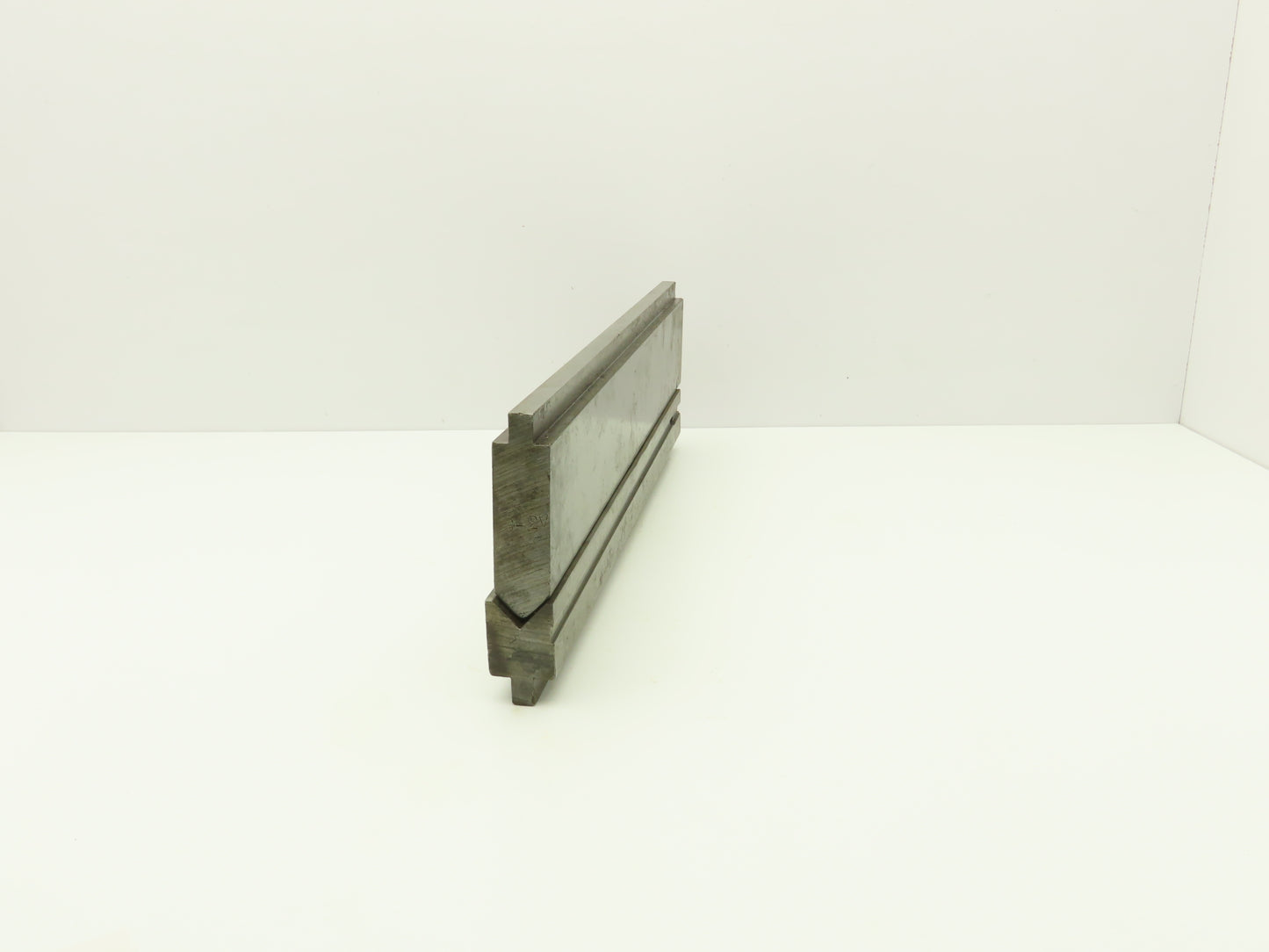 Press Brake Straight Punch & Die 19-3/4" Long 90° 5/8" x 1/2" V Set