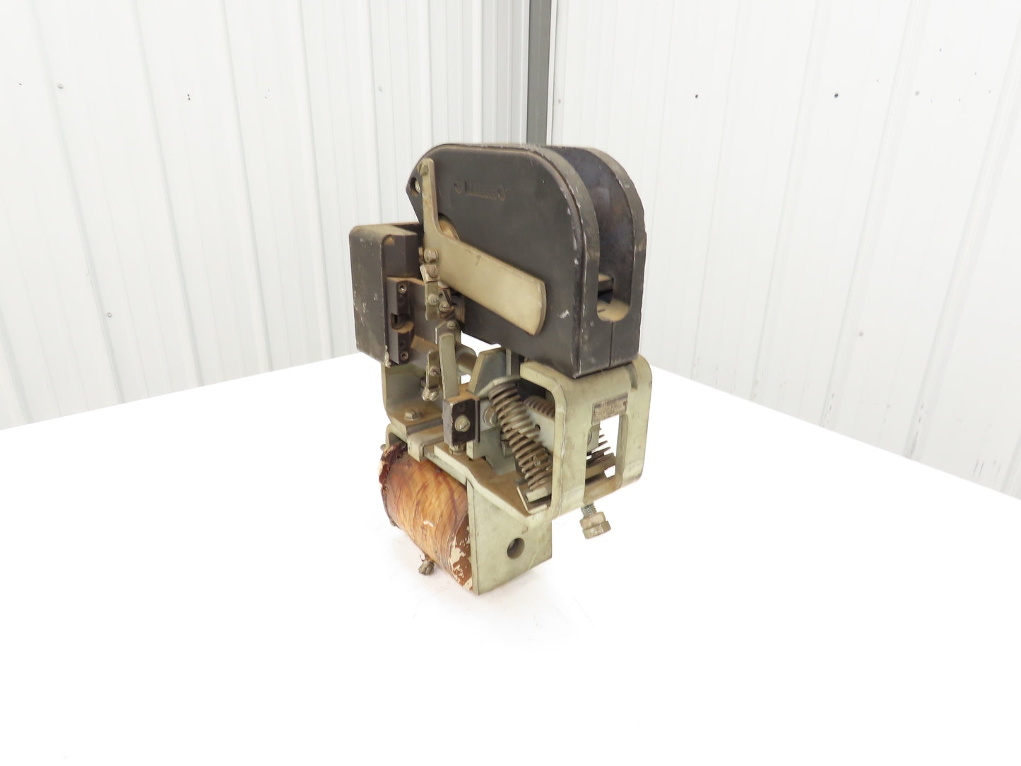Westinghouse M-501 DC Contactor 300 Amp 600VDC Normally Closed 1745838 Coil