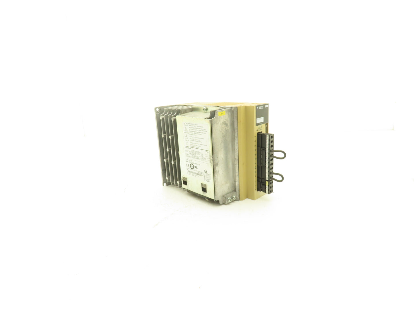 Yaskawa SGDV-1R9D01A Servopack AC Drive 380-480VAC IN 0-480VAC Out .5KW