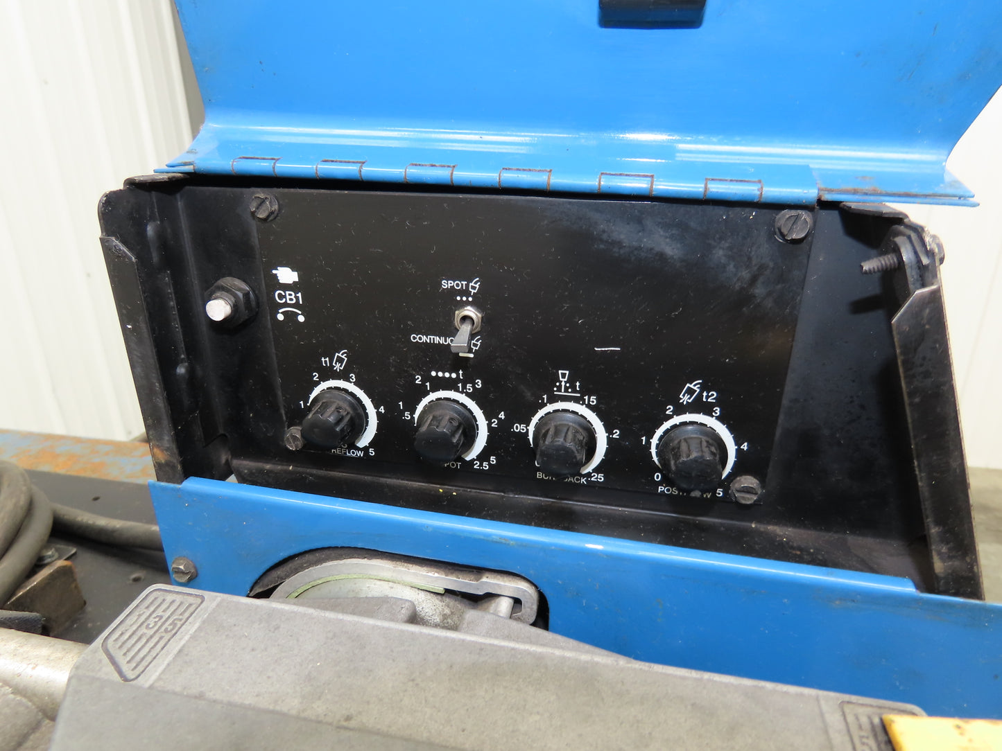 Miller Deltaweld 451 Mig Welder 450A DC Arc S-62 Wire Feeder 230/460VAC 3PH