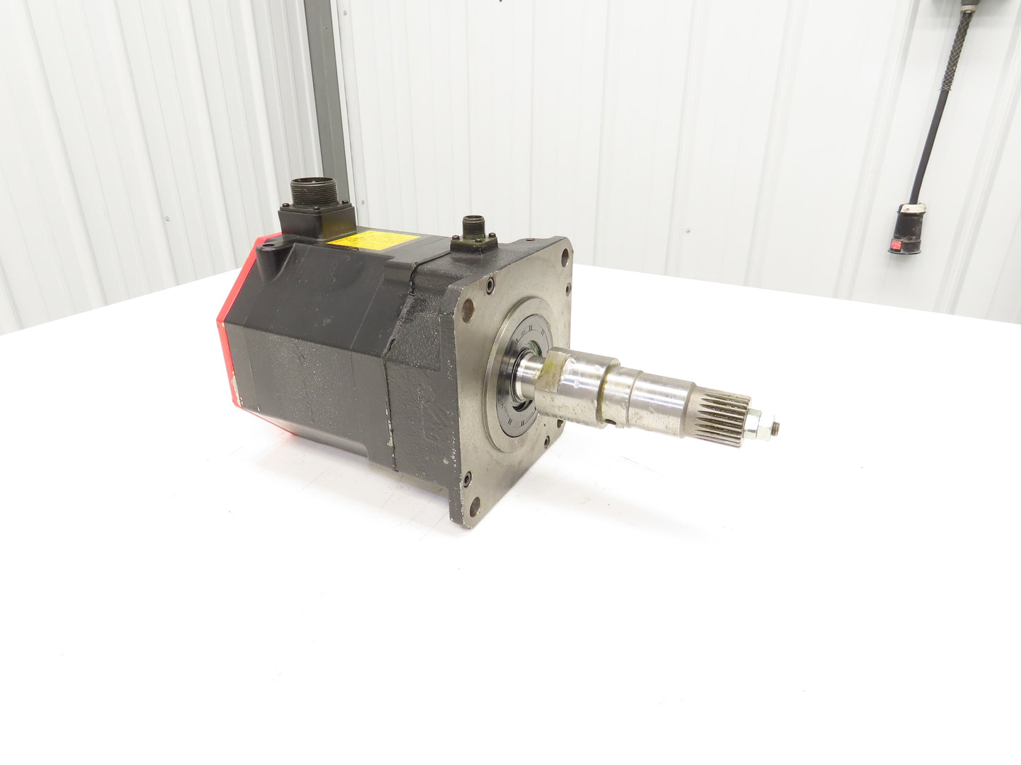 Fanuc A06B-0243-B605 AC Servo Motor 3kw 3000 RPM 141V Encoder A860-2014-T301