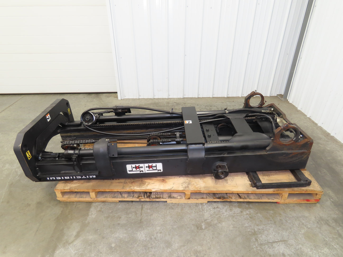 Mitsubishi FGC25K Forklift Mast 185" 3-Stage Tilt Class 2 Gas 5000lbs Capacity