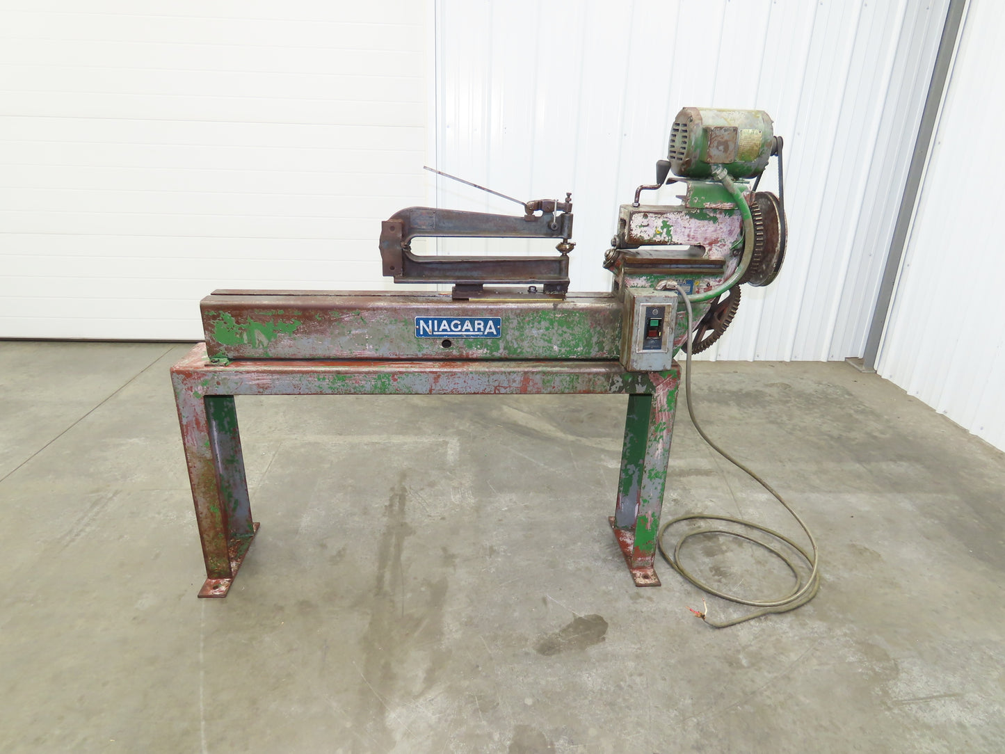 Niagara 13 Power Metal Circle Shear 32" Circle Cutter 16GA 1/2Hp 230/460 3Ph