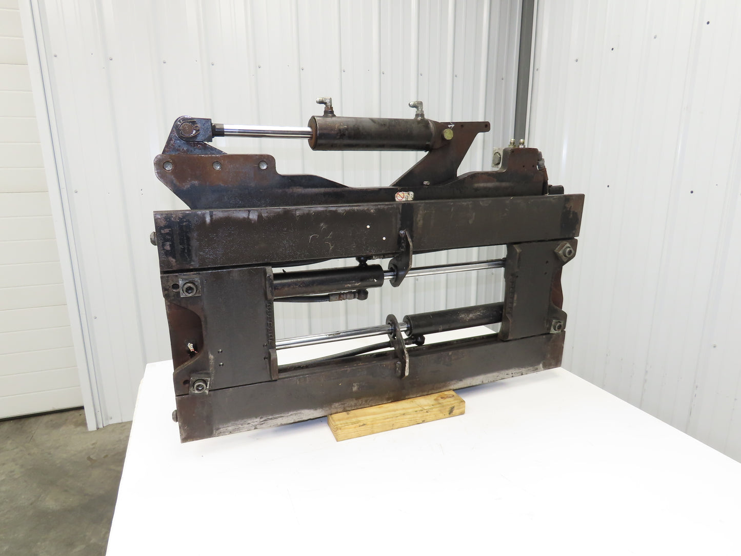 Cascade Forklift Class 3 SideShift Fork Positioner Attachment 20"x 41" W 10000lb