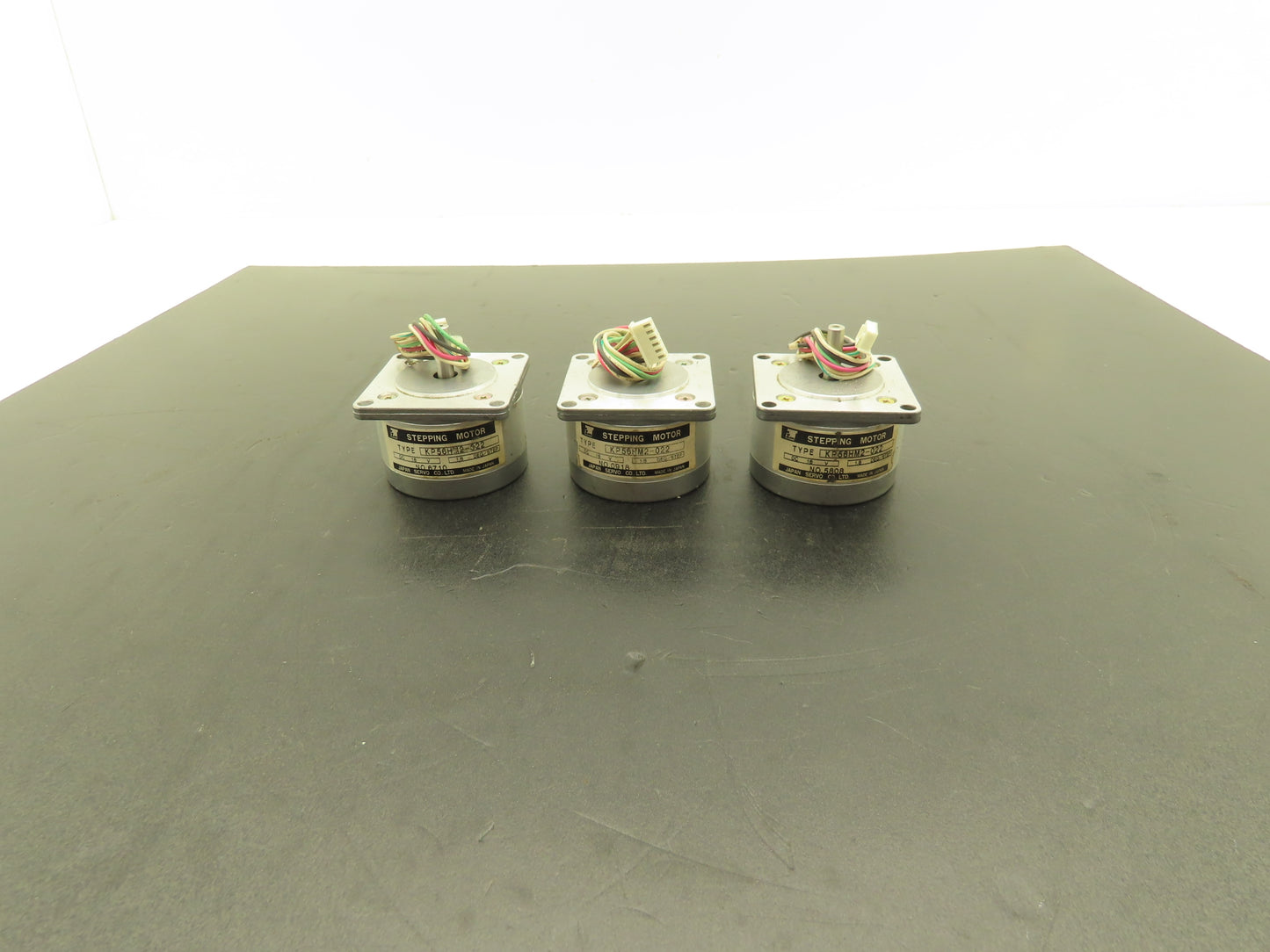 Japan Servo KP56HM2-022 Servo Stepping Motor 1.8° 18VDC Lot of 3