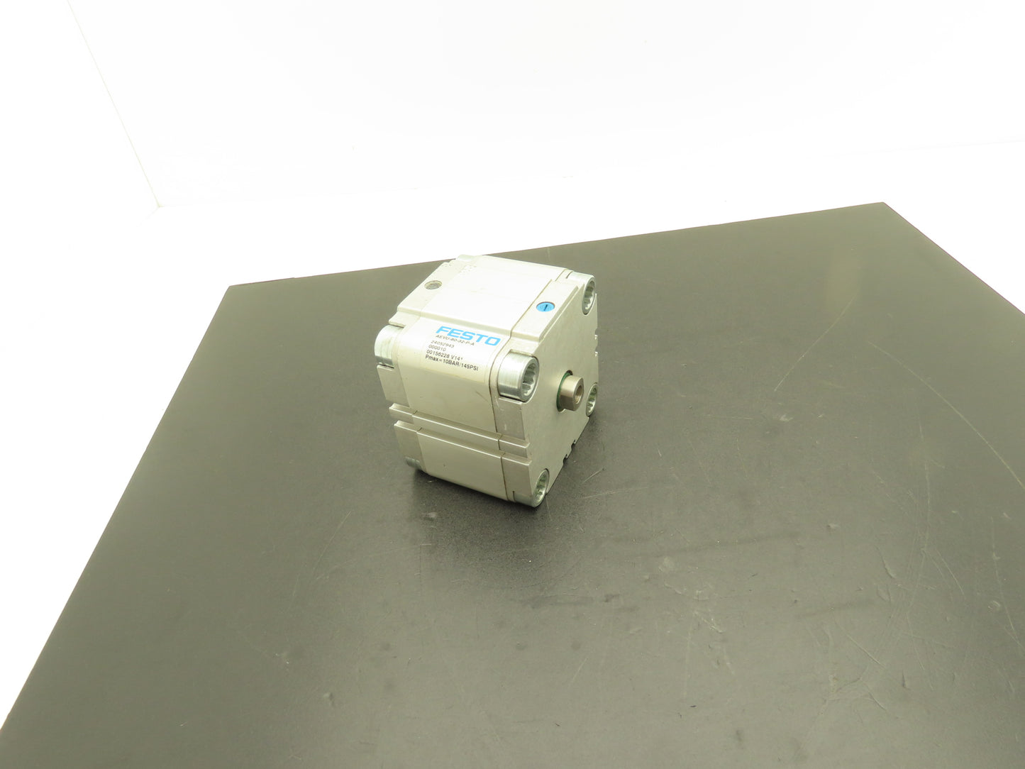 Festo AEVU-80-32-P-A Pneumatic Cylinder 80mm Bore 32mm Stroke 145PSI