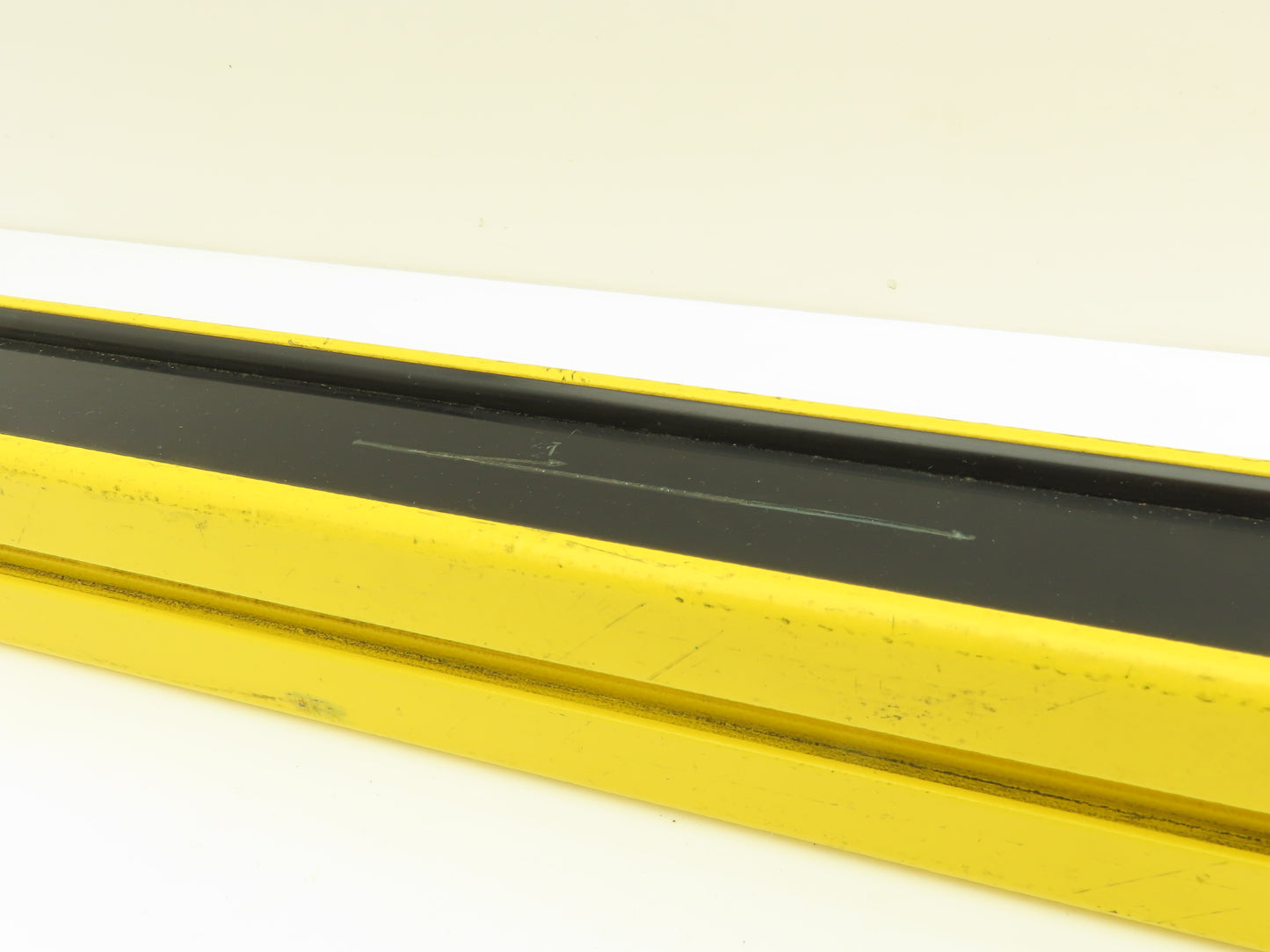 Sick MGSS90-12 Safety Light Curtain Transmitter Sender 900mm Scratches In Lens