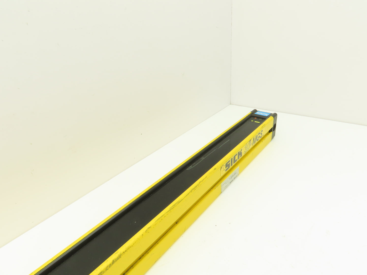 Sick MGSS90-12 Safety Light Curtain Transmitter Sender 900mm Scratches In Lens