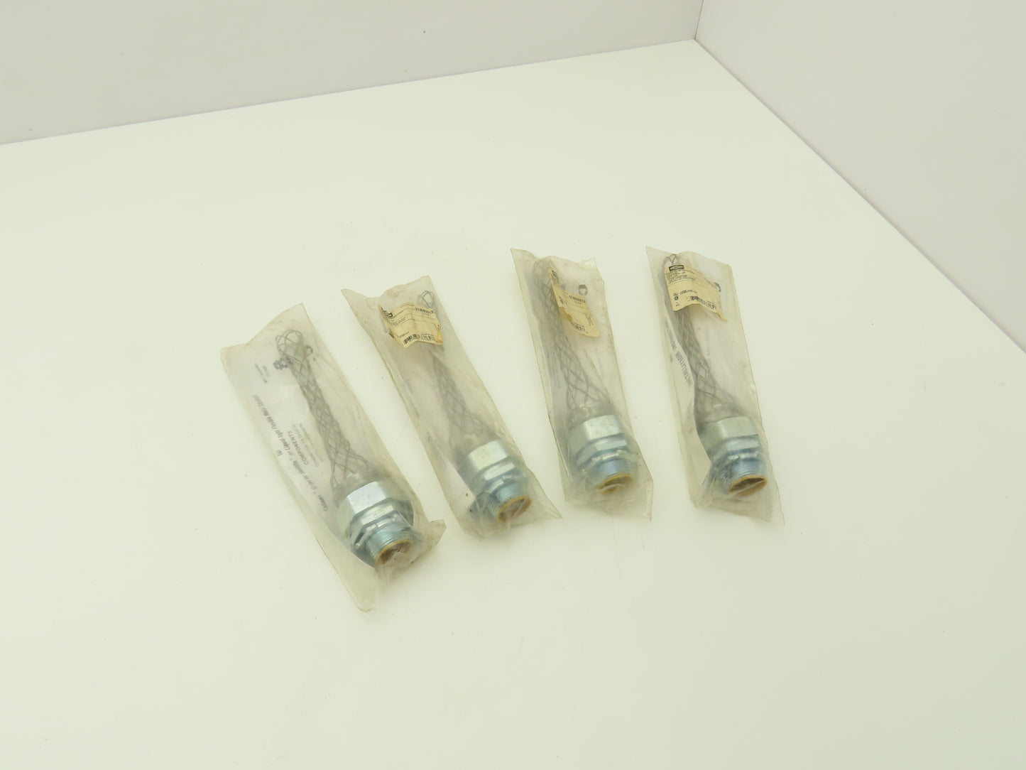 Hubbell 074093513 Liquidtight Flexible Conduit Grip Connector 3/4" Lot of 4