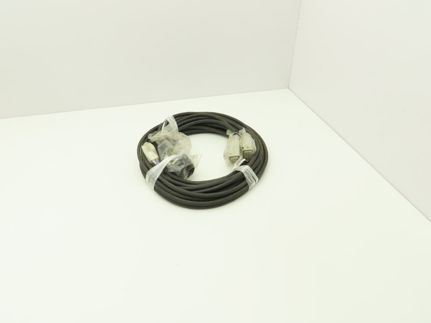 Kawasaki 50975-2787 Rev B E3 Robot Cable 37-Pin to 3 6-pin Square Connector