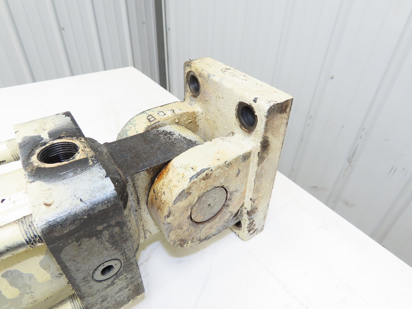 Hydraulic Cylinder 90mm Bore 650mm Stroke Threaded M39-1.5
