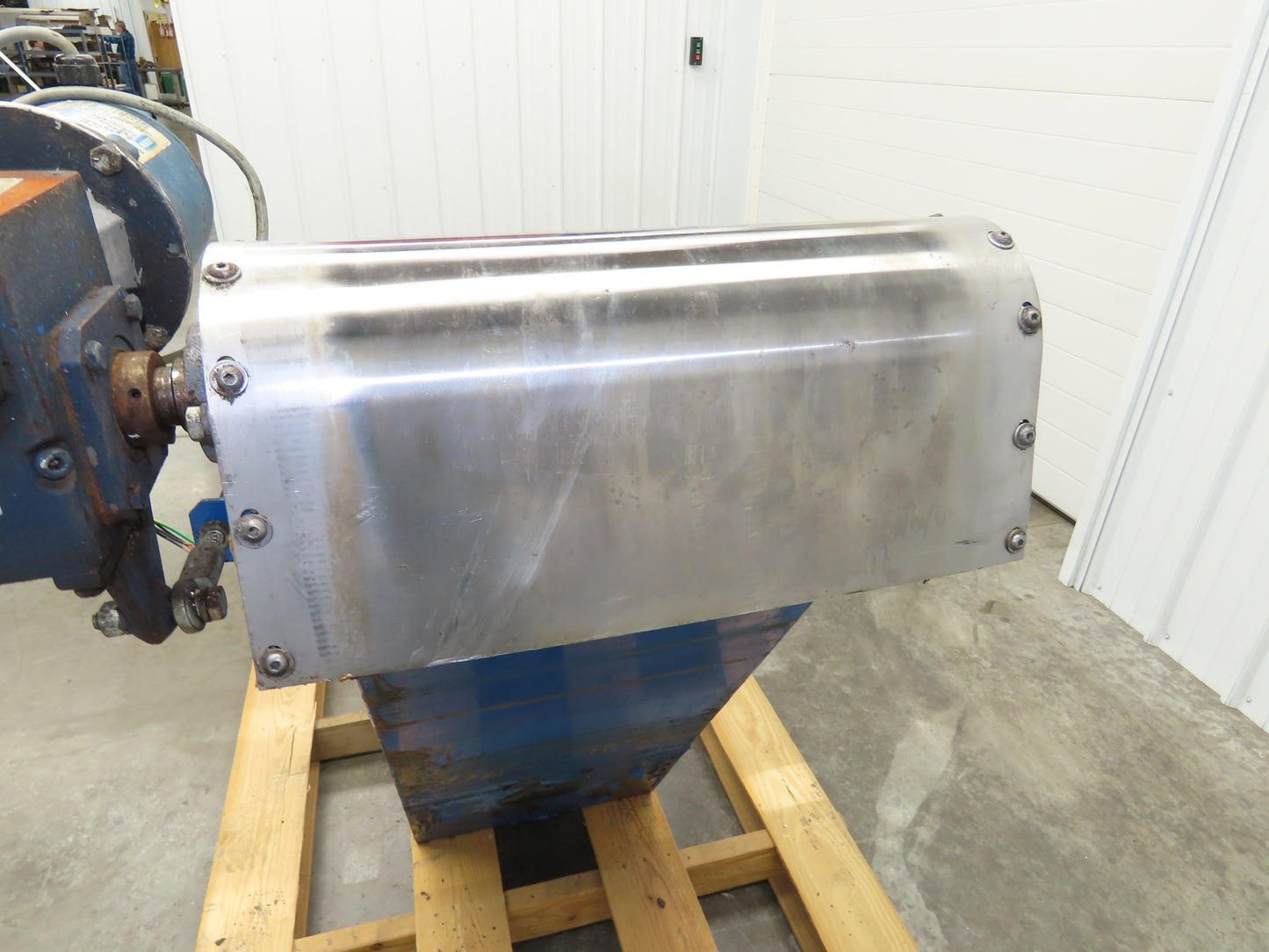 Puritan 16"W x 68"L Magnetic Belt-Free Incline Chip Conveyor 230/460V 3PH