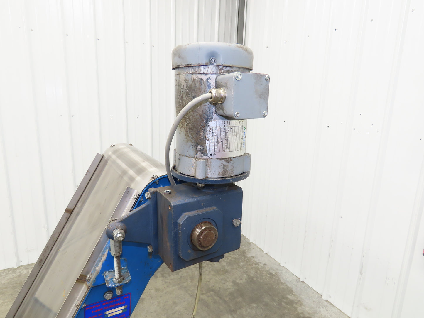 Puritan 16"W x 68"L Magnetic Belt-Free Incline Chip Conveyor .5Hp 230/460V 3PH