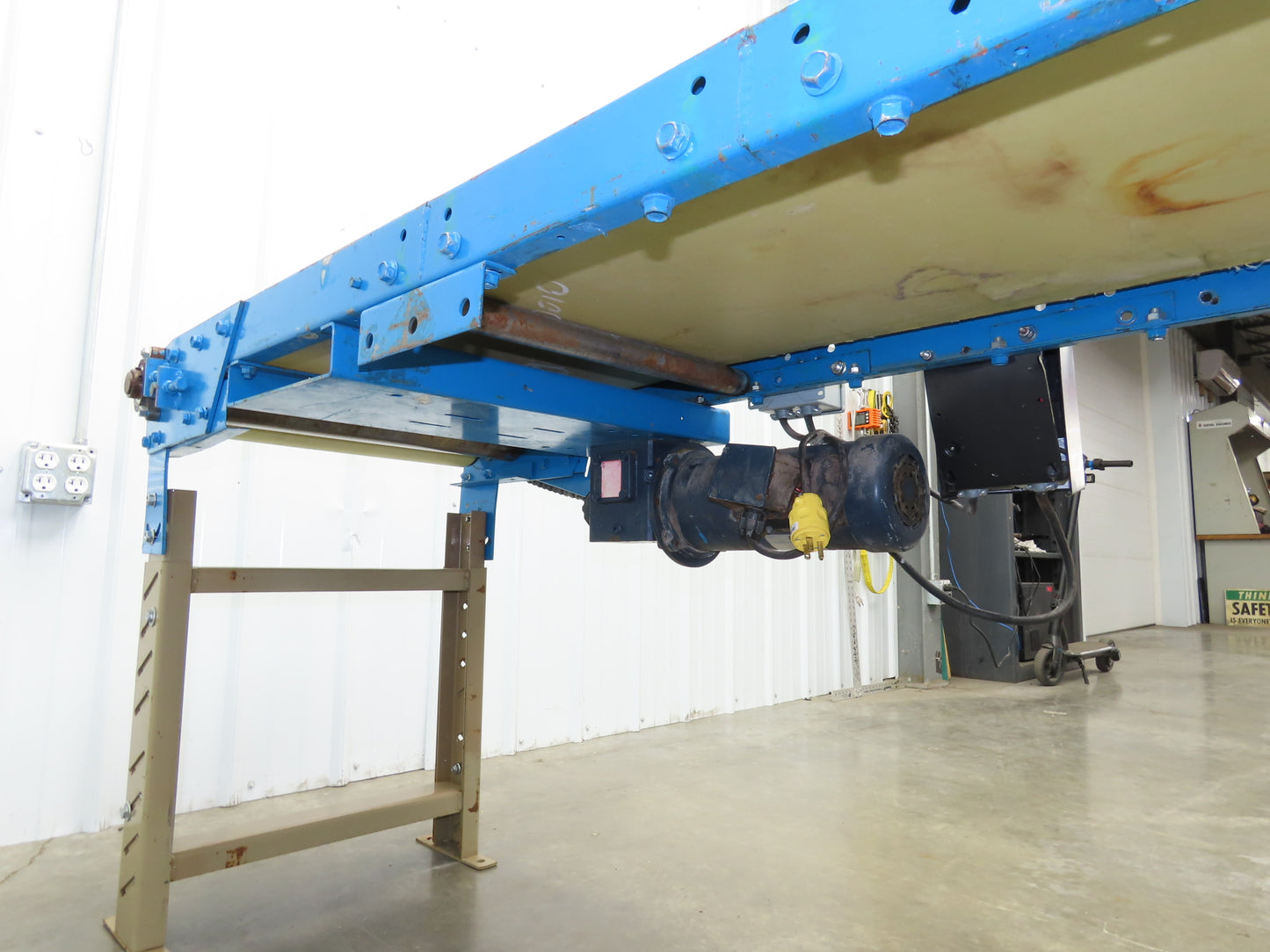 21.5"W x 10'L Slider Bed Conveyor 18"Belt 115V Variable Speed Drive 5-75FPM