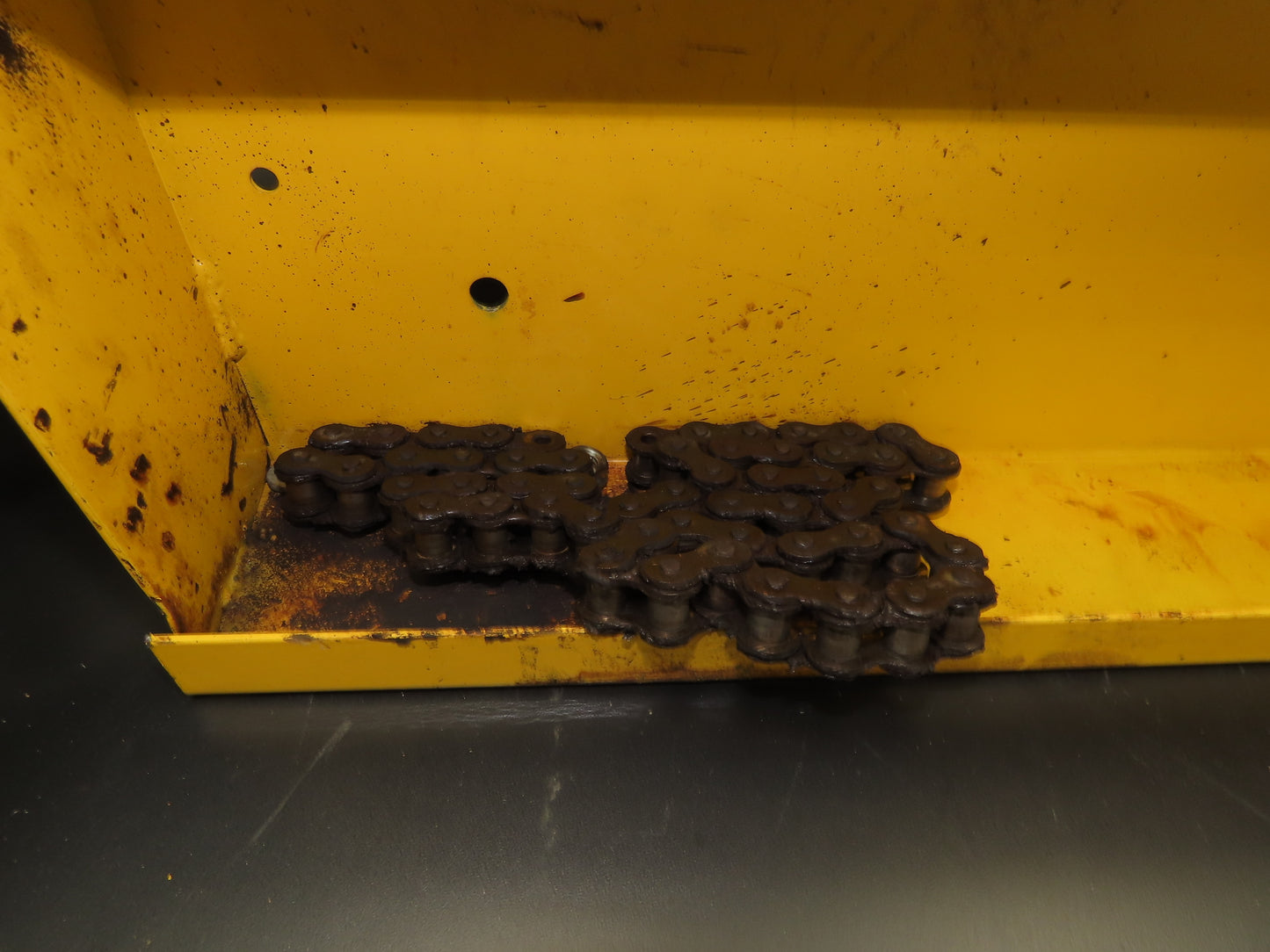 Hytrol 18"x 90° RH Curve Accumulation Roller Conveyor 15"BF V-Belt Slave Drive