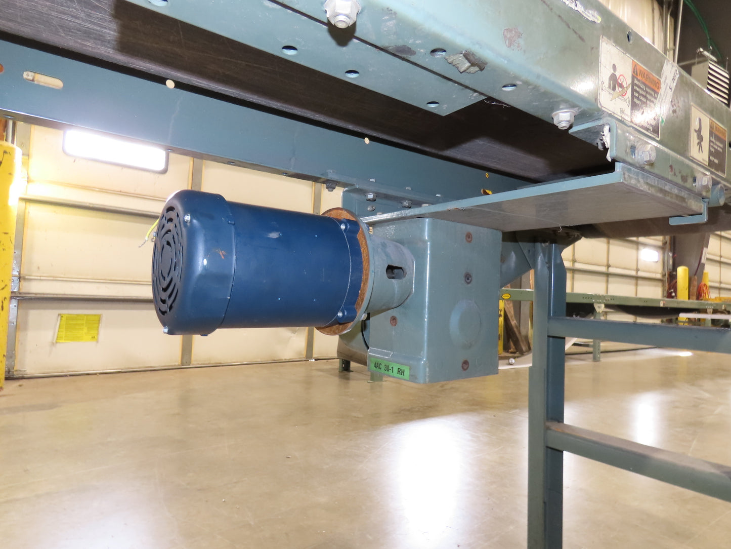 Hytrol 16"x 25' 11" Slider Bed Conveyor 12"Belt .5Hp 460V 3PH End Drive 70FPM