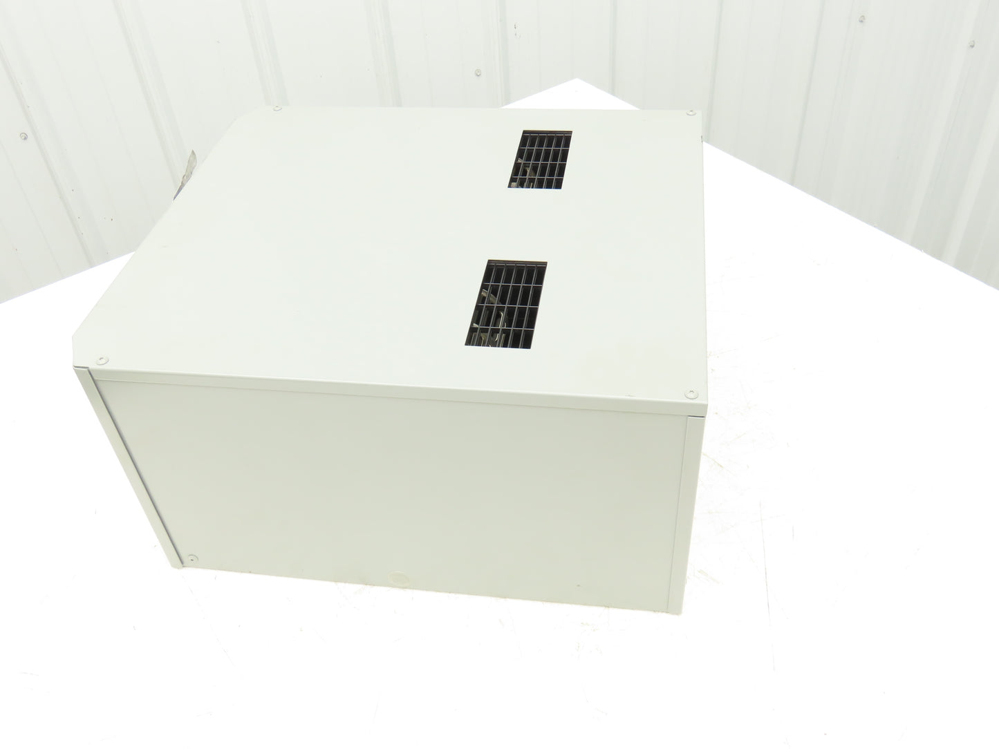 Hoffman MHB11-0416-G307H Electrical Enclosure Air Conditioner 4000BTU 1172W 115V