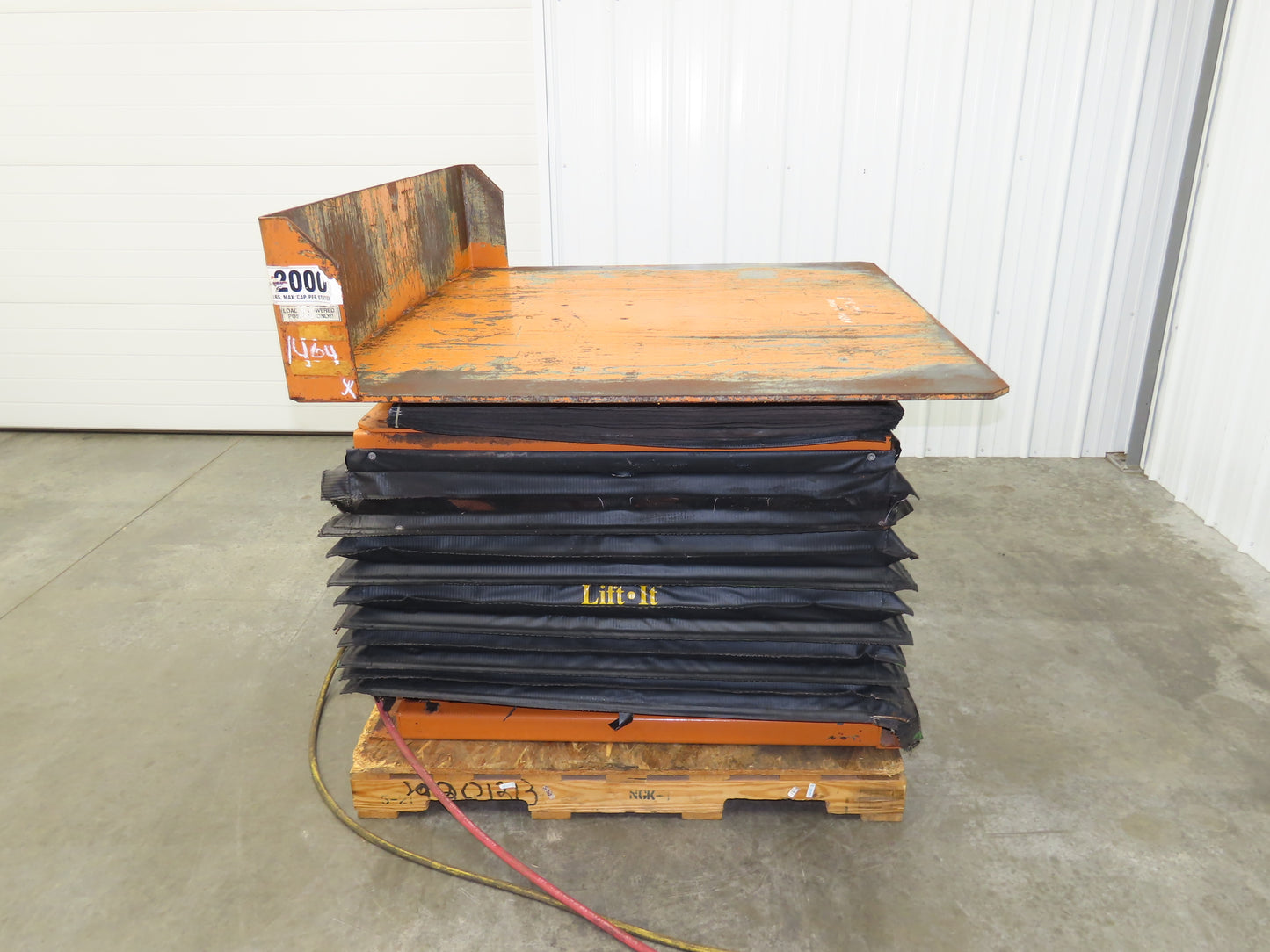 Airfloat Pneumatic Lift Tilt Table Tote Tipper 2000lbs 32° Degree 54x48" Top