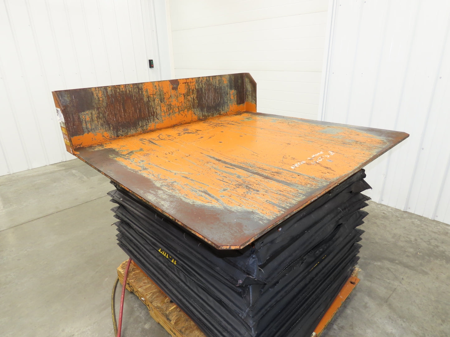 Airfloat Pneumatic Lift Tilt Table Tote Tipper 2000lbs 32° Degree 54x48" Top