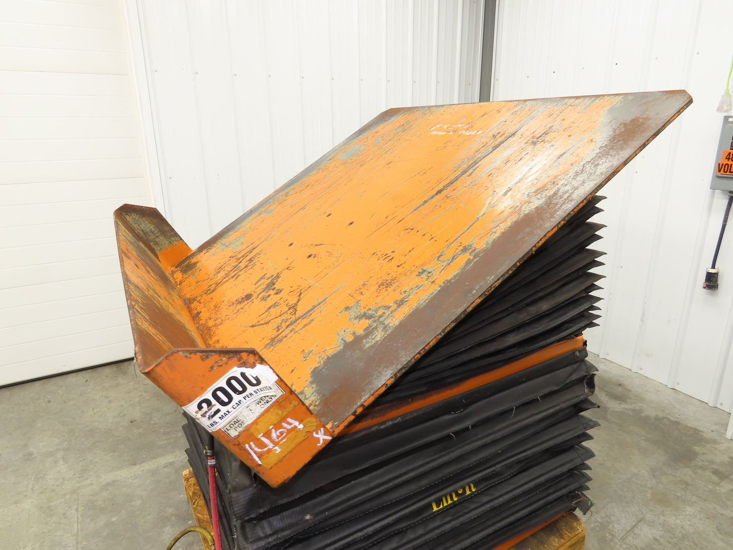 Airfloat Pneumatic Lift Tilt Table Tote Tipper 2000lbs 32° Degree 54x48" Top