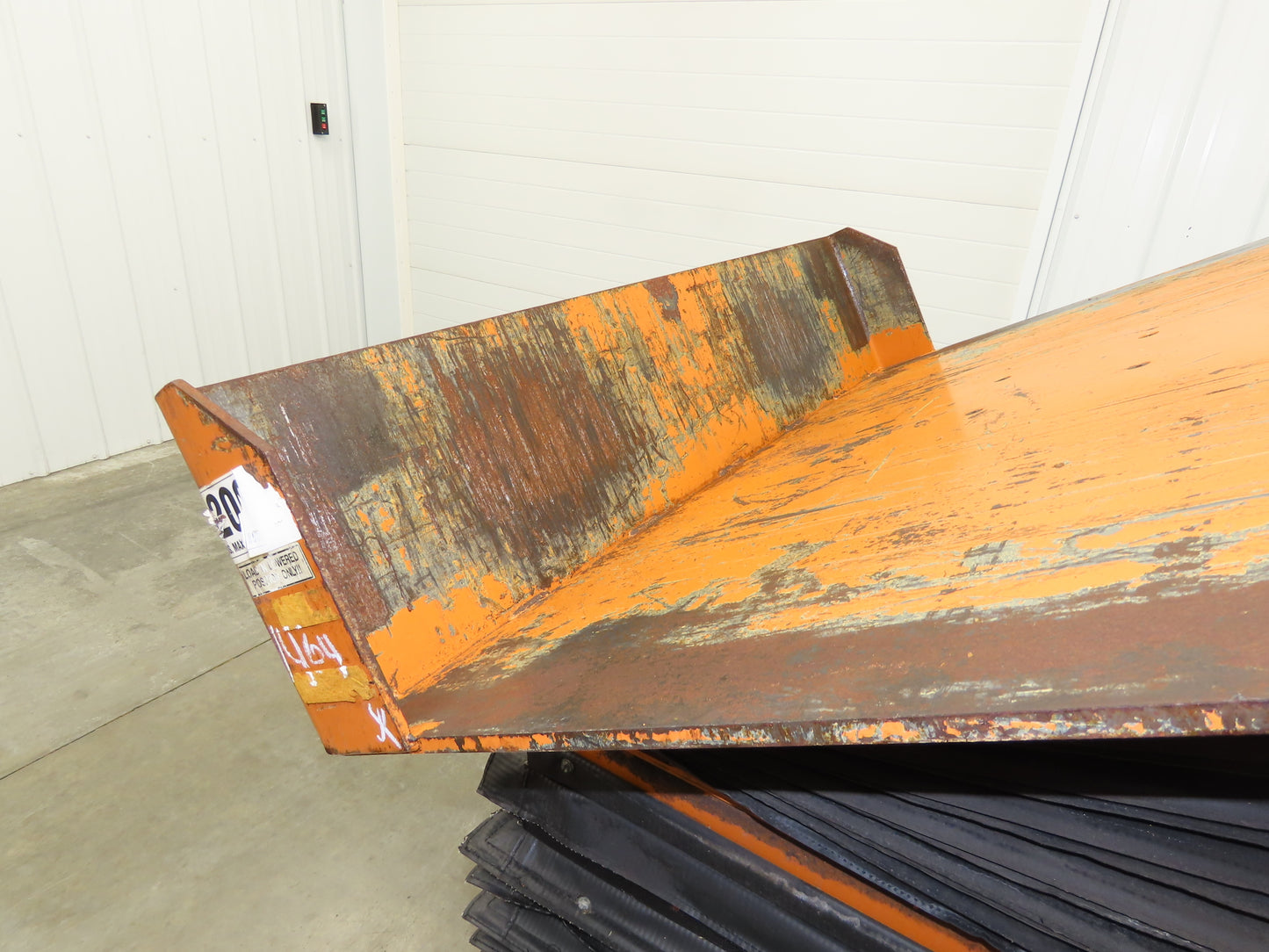 Airfloat Pneumatic Lift Tilt Table Tote Tipper 2000lbs 32° Degree 54x48" Top