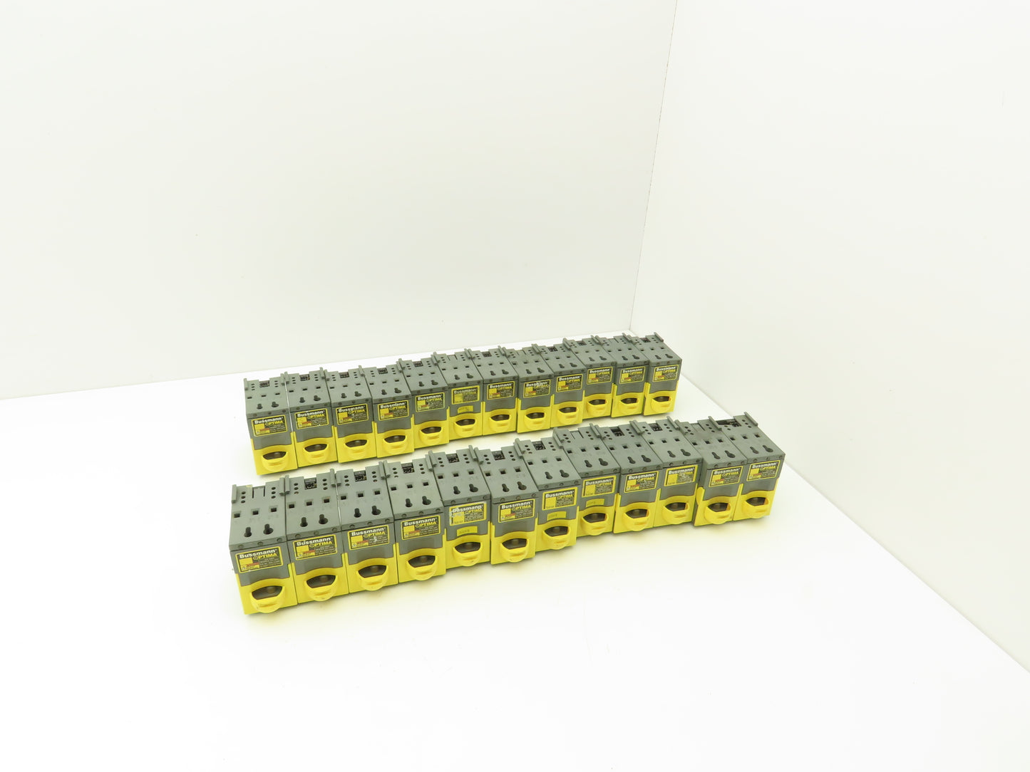 Bussman OPM-1038RC Optima Fuse Holder 30A 600V for Buss Class CC Fuse Lot of 24