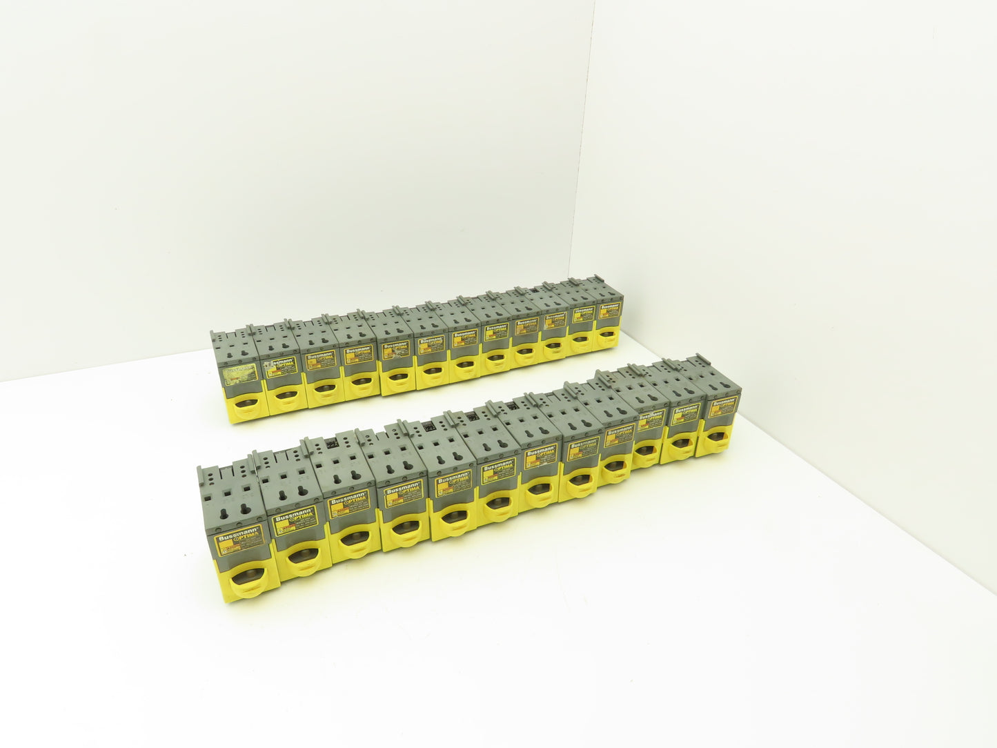 Bussman OPM-1038RC Optima Fuse Holder 30A 600V for Buss Class CC Fuse Lot of 24