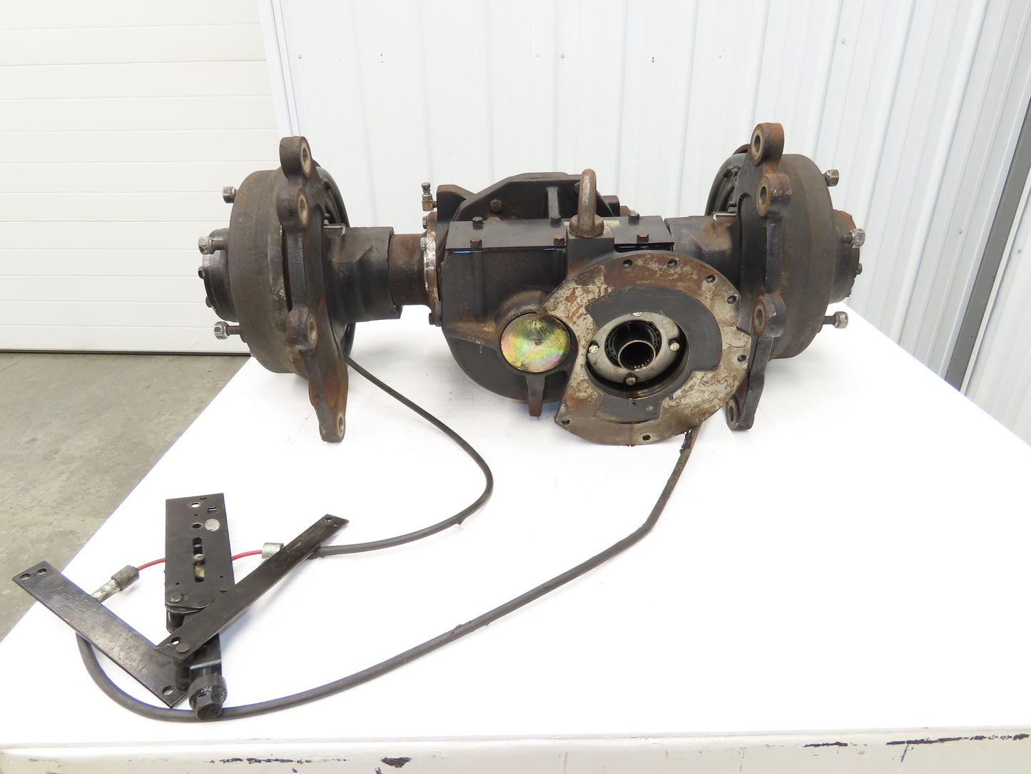 Hyster E60Z-33 Forklift Front Dual Wheel Drive Axle Assembly 6-Lug & Park Brake