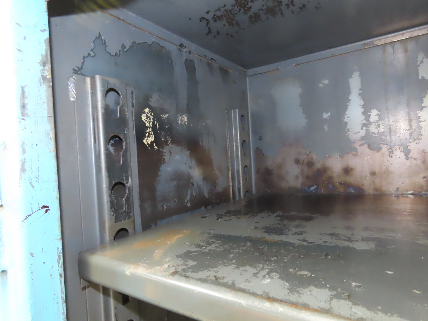 Strong Hold Extreme Duty 12 GA Counter-Height Cabinet 2 Shelf 36x20x36"