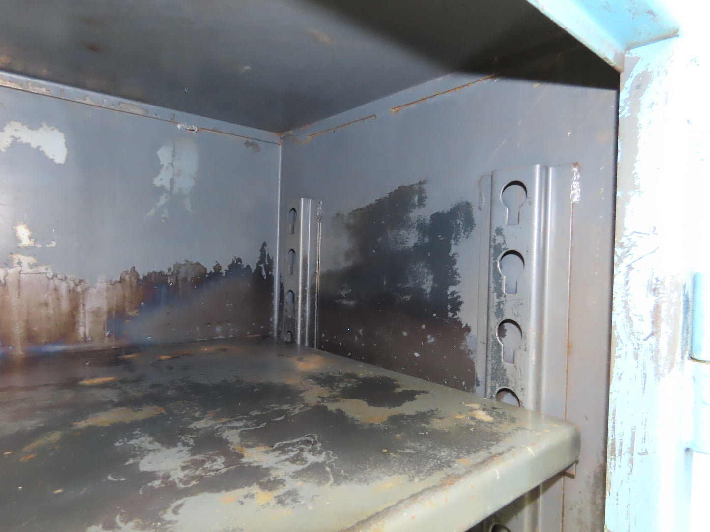 Strong Hold Extreme Duty 12 GA Counter-Height Cabinet 2 Shelf 36x20x36"