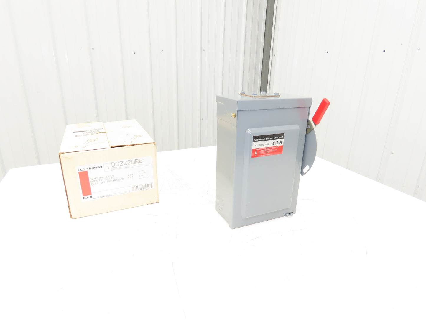 Cutler Hammer DG322URB Safety Disconnect Switch 60A 240V 3 Pole Non Fused 3R