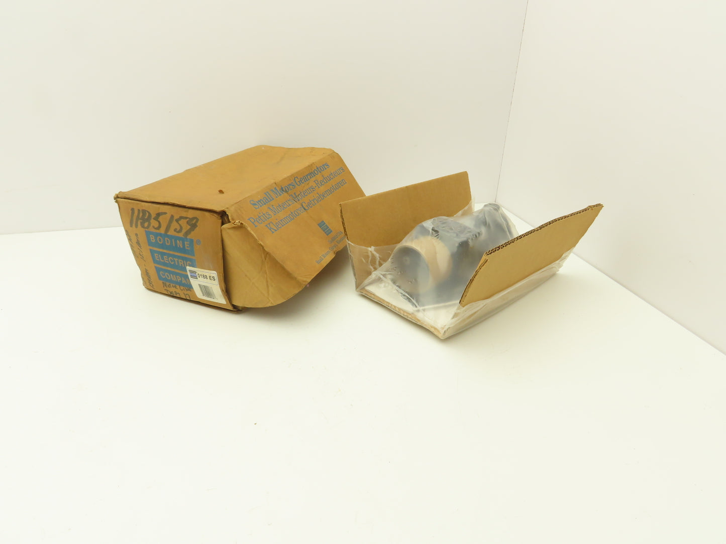 Bodine Electric 0188 ES DC Gearmotor 130VDC 18:1 Ratio 139RPM 1/17HP 139 RPM