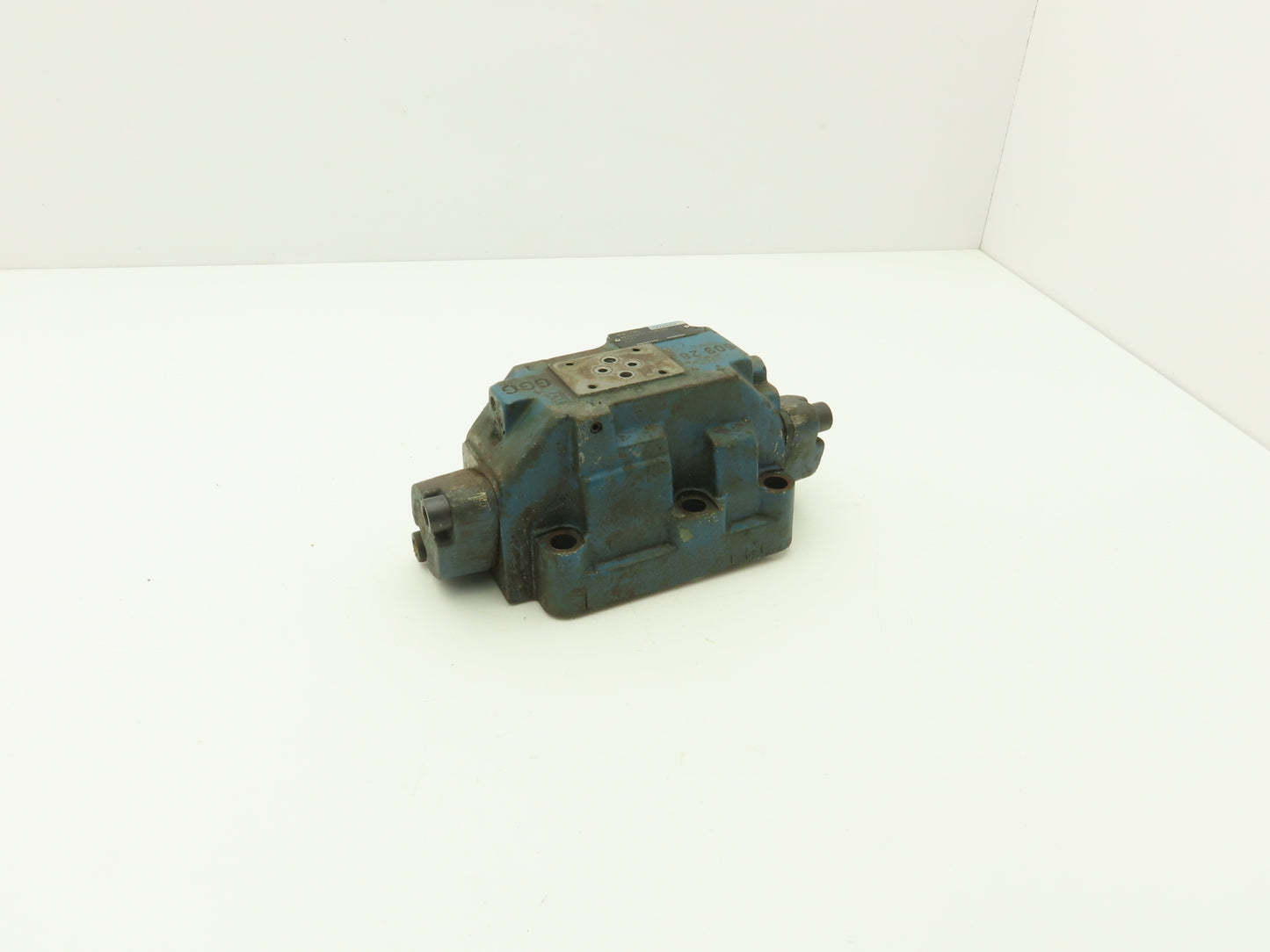 Rexroth 4WEH22E74/6EW110N-9ETK4 Hydraulic Directional Control Solenoid Valve